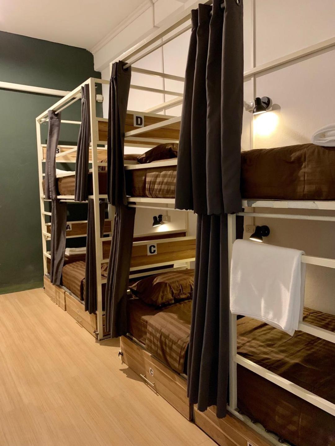 6-Bed Mixed Dormitory Room photo 1