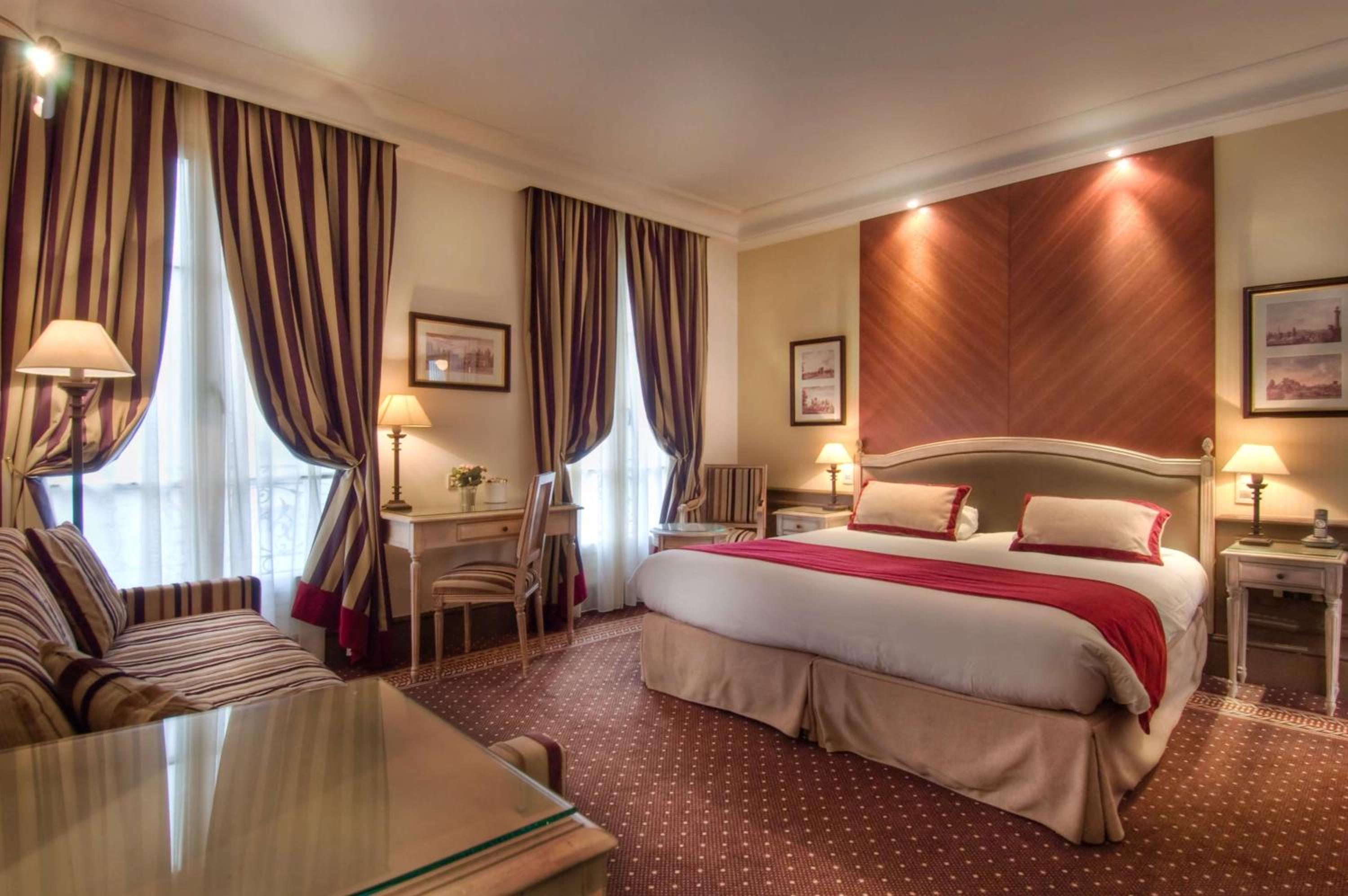 Family Queen Room with Sofa Bed