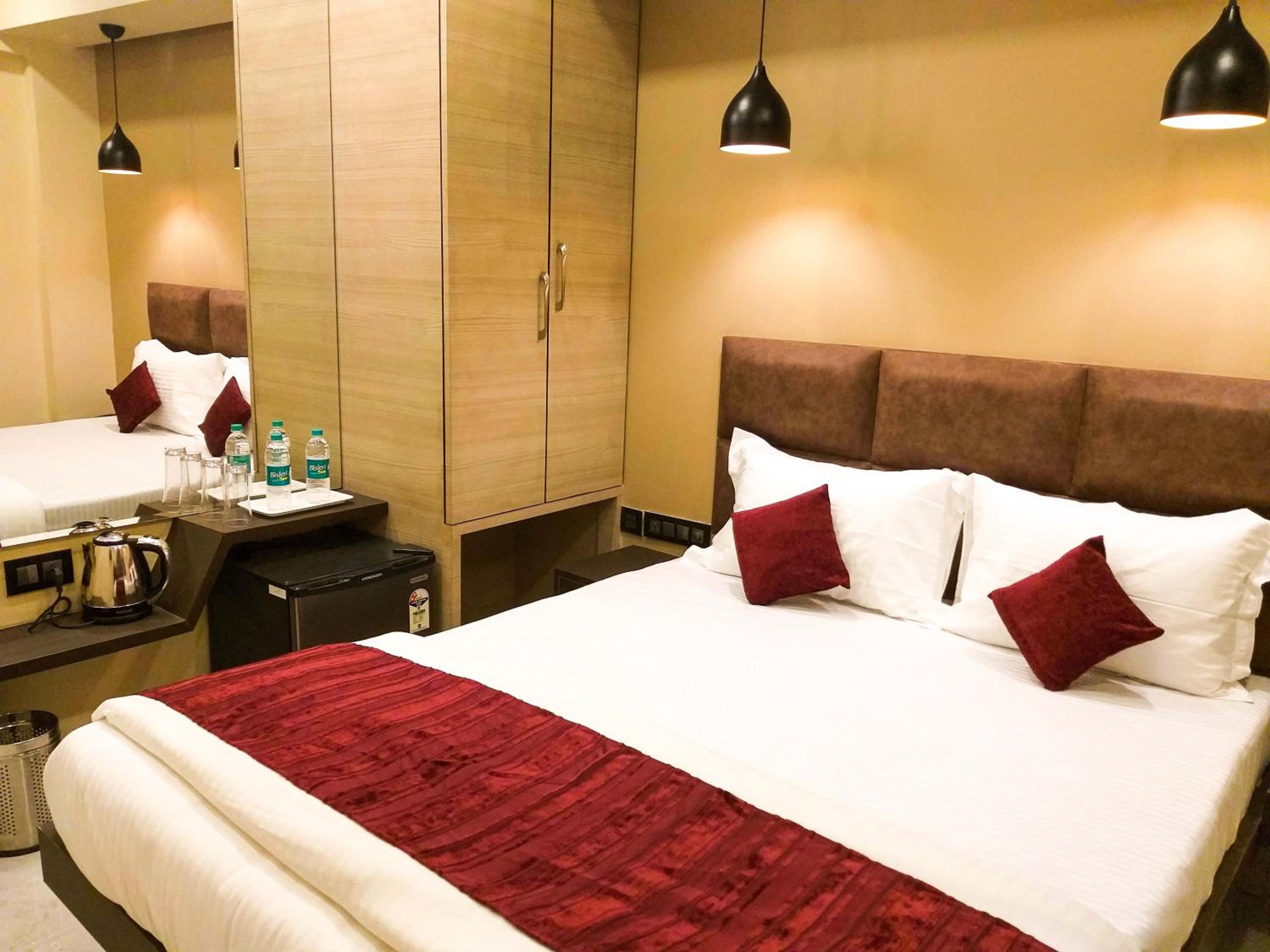 Deluxe Double Room - Photo 8