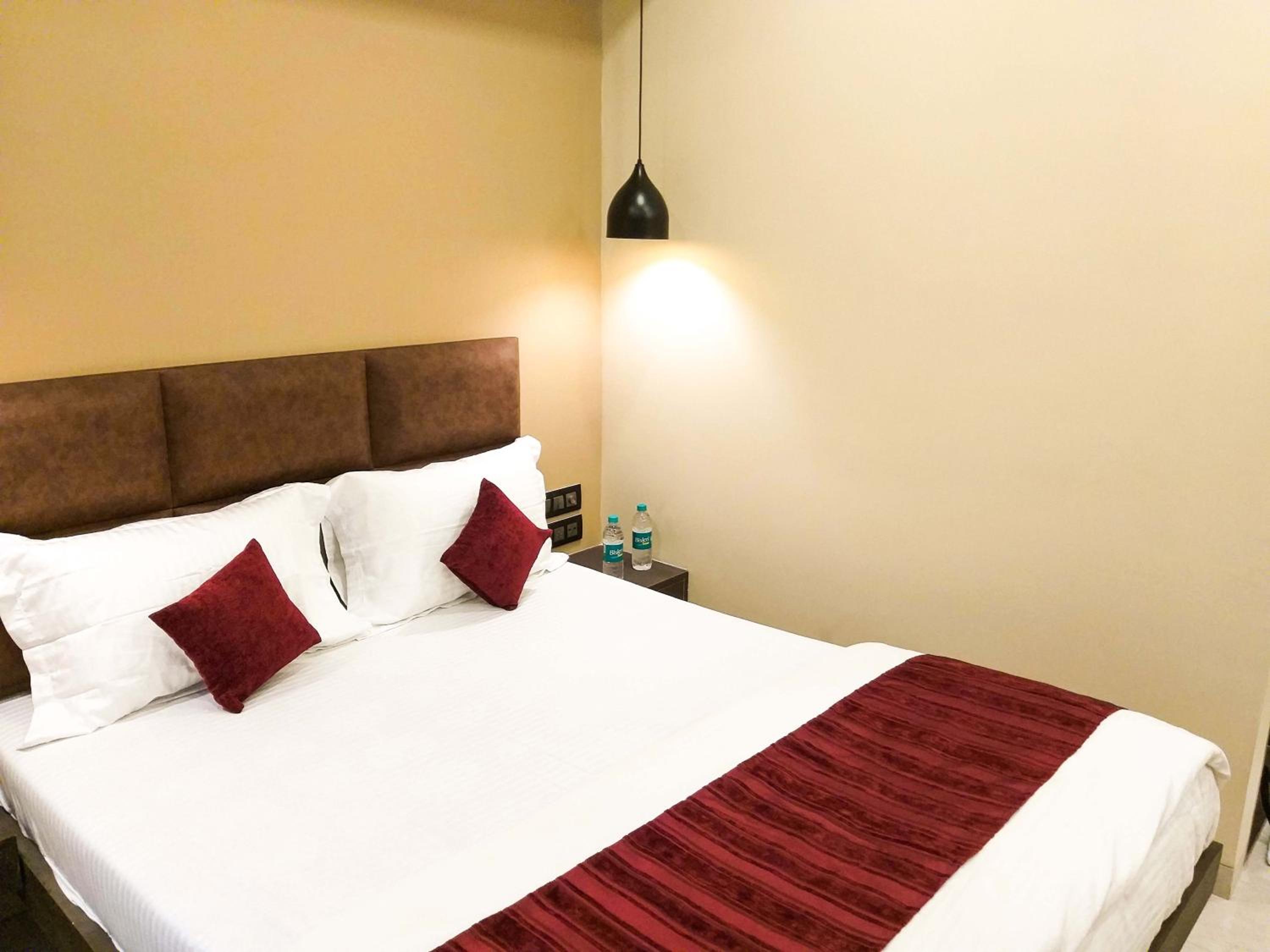 Standard Double Room - Photo 4