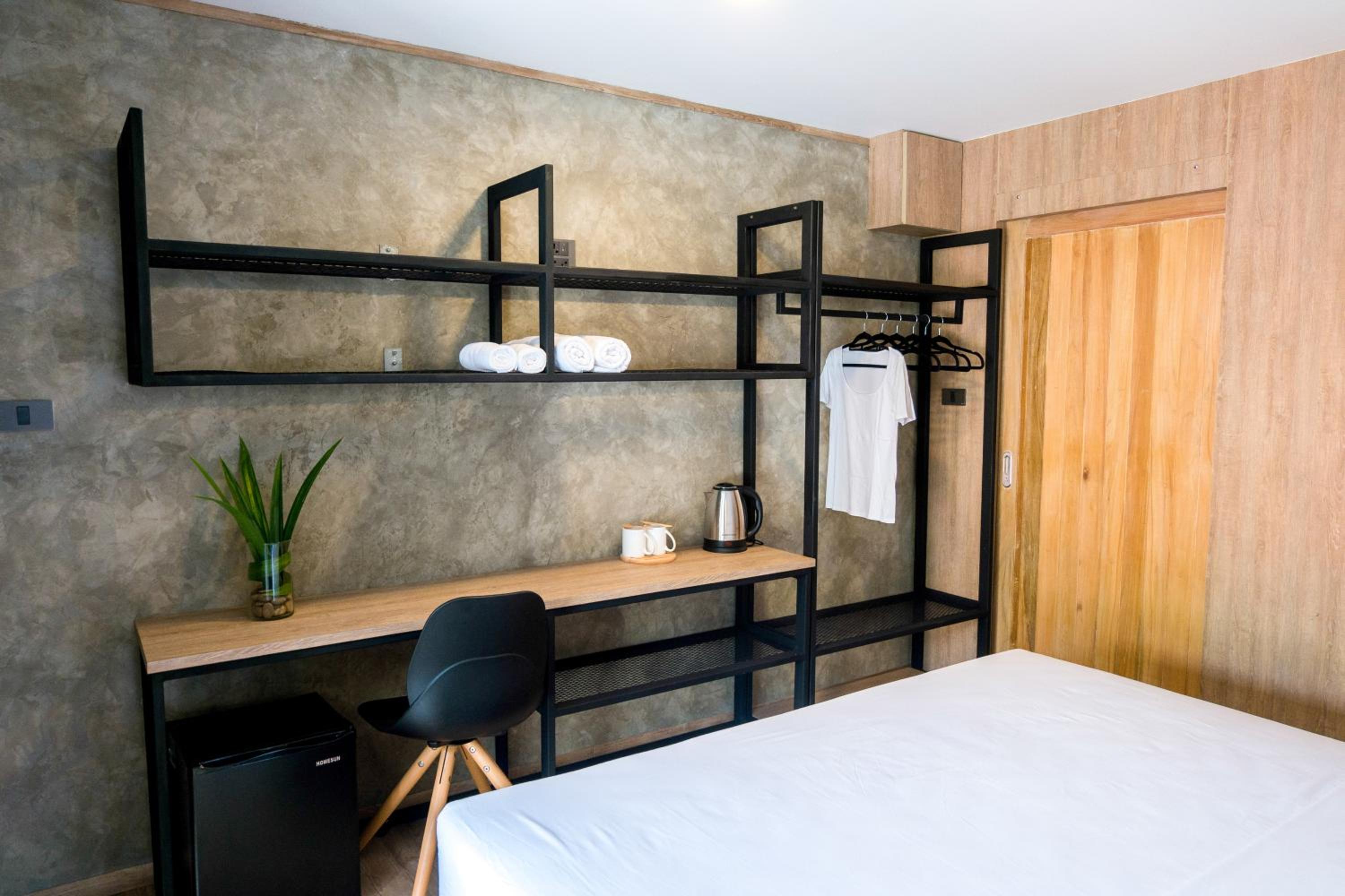 Deluxe King Room photo 1