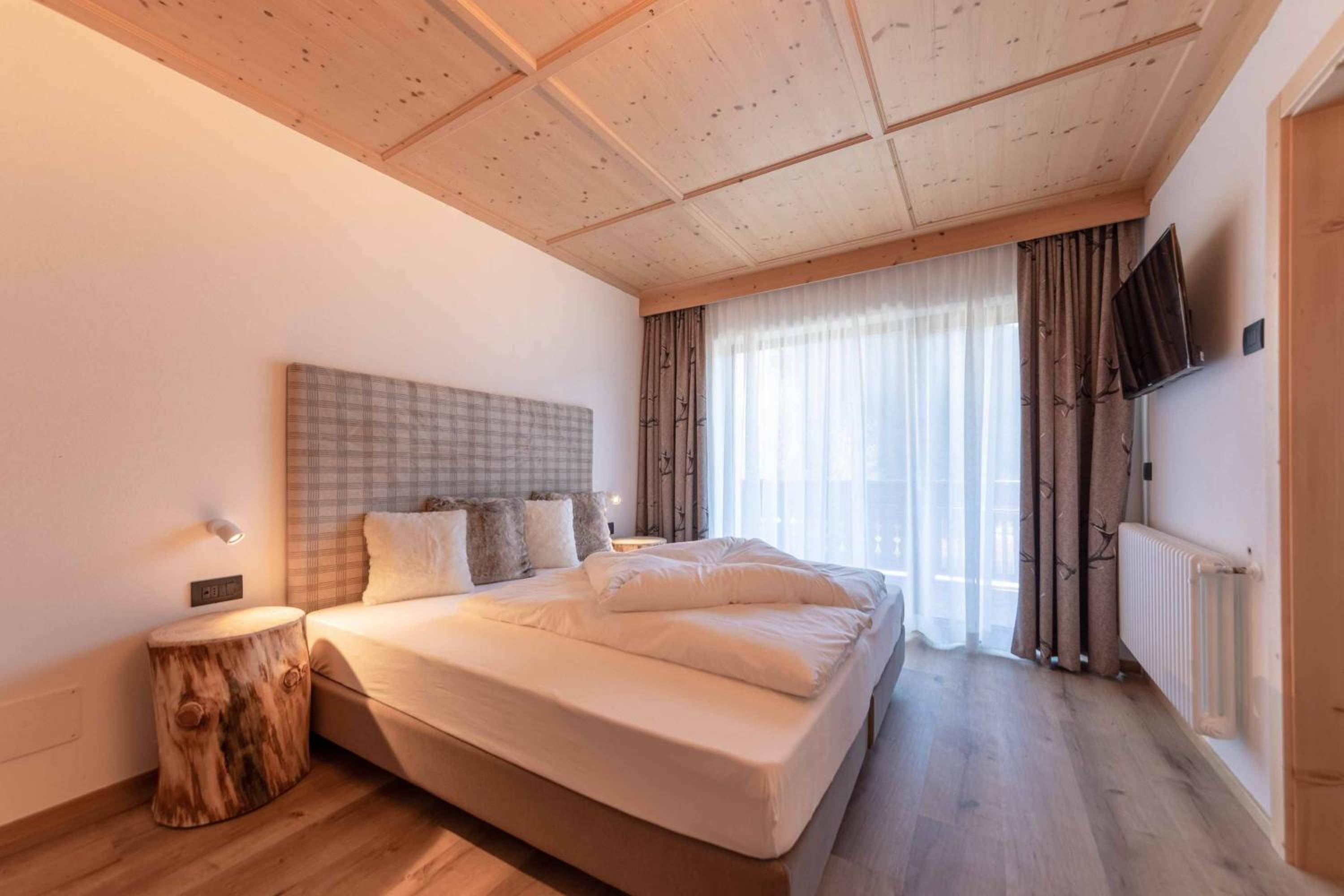 Deluxe Double Room with Balcony photo 1