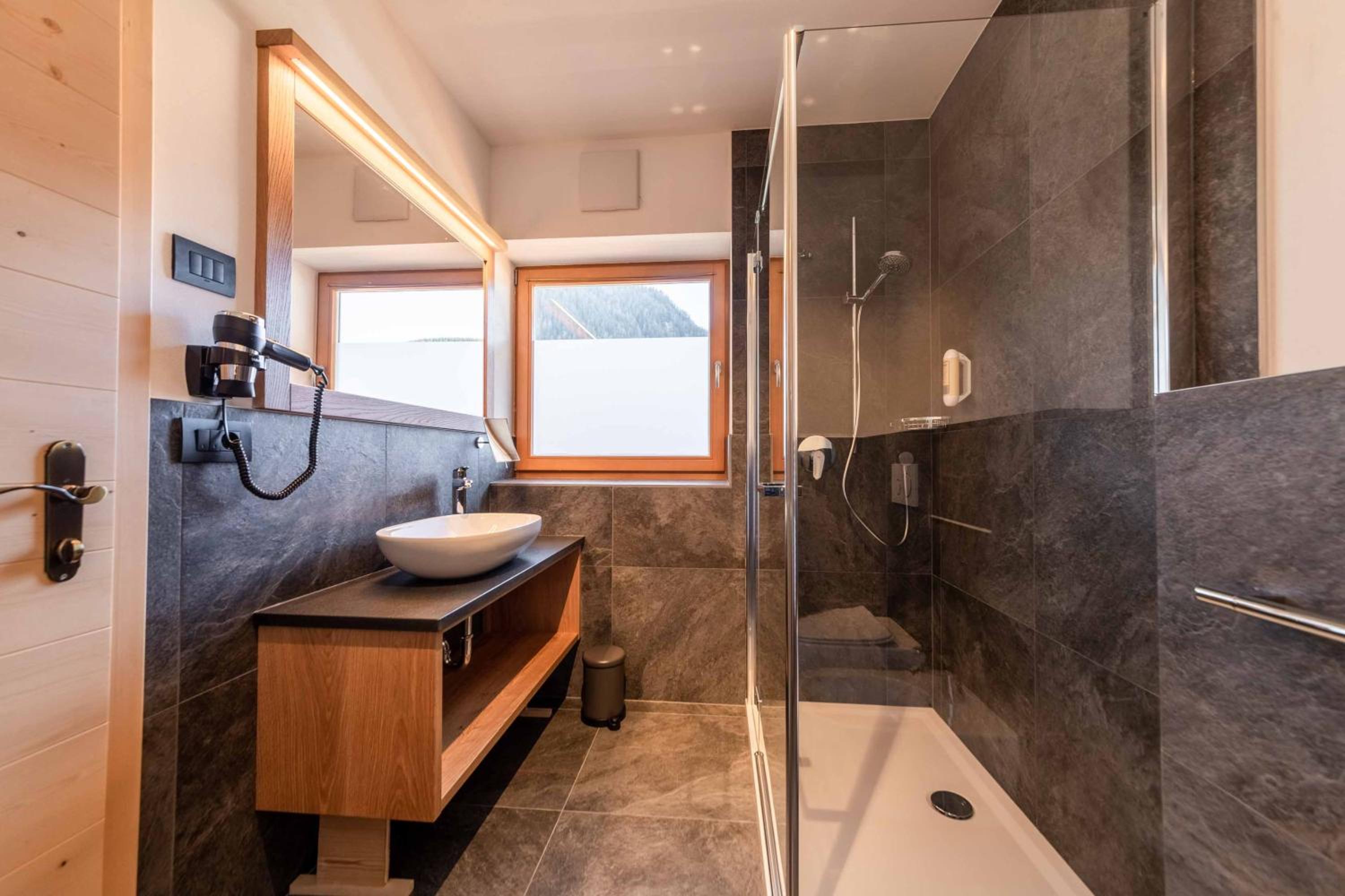 Deluxe Double Room with Balcony photo 2