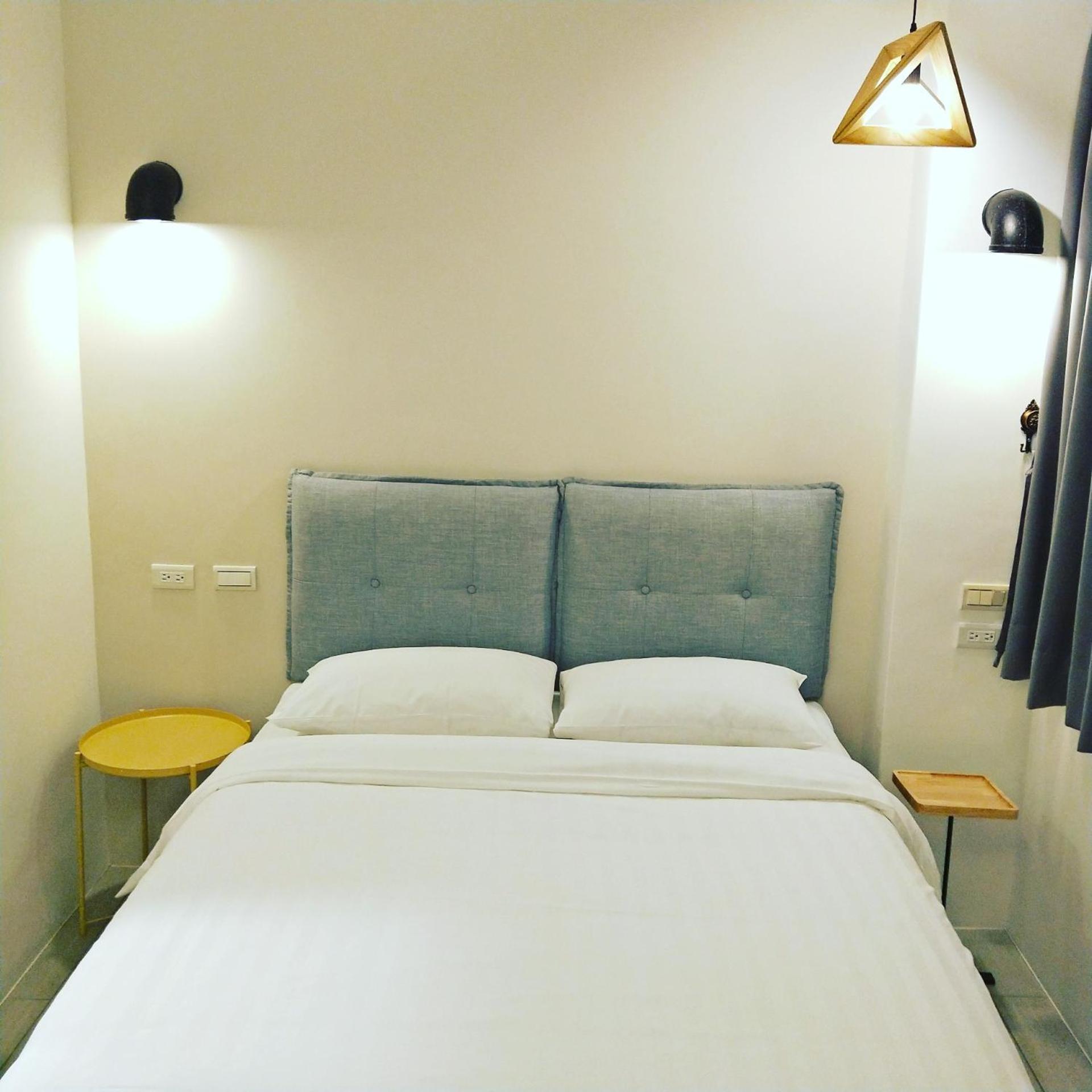 Budget Double Room - Photo 10
