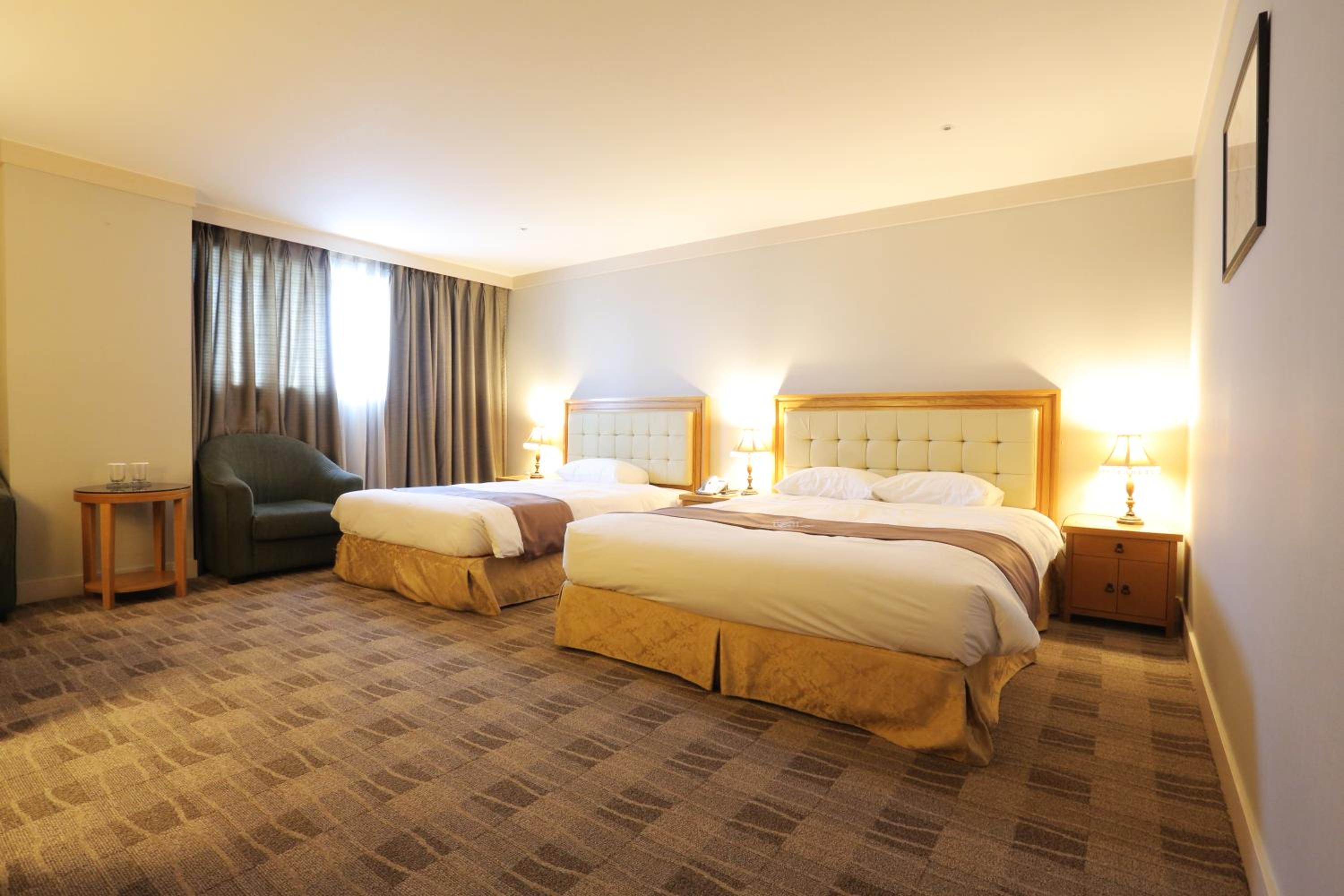 Deluxe Twin Room - Photo 1