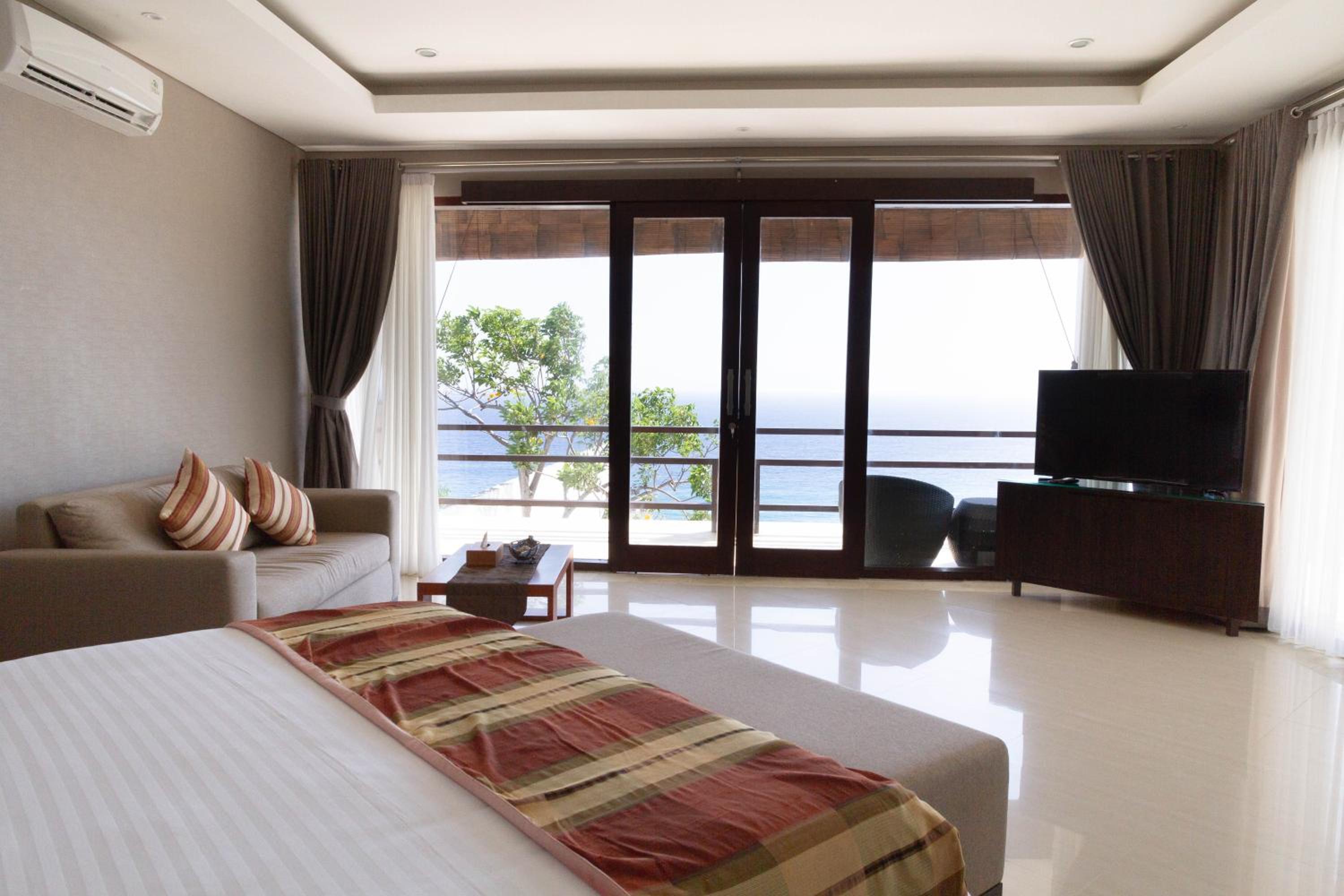 Family Ocean Room With Crib photo 3