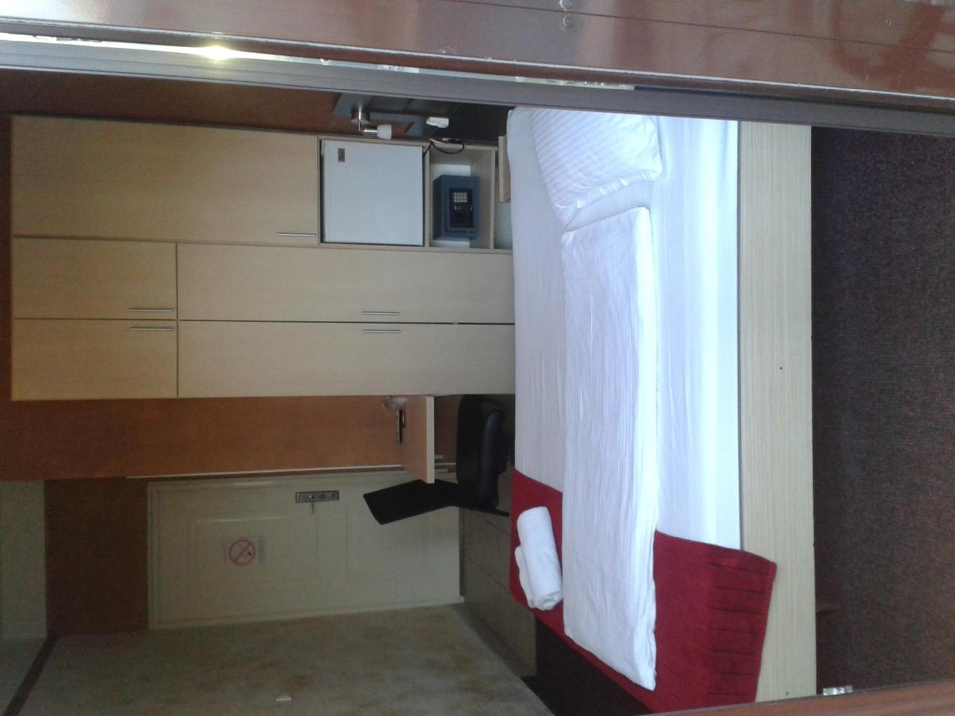 Economy Double Room with Balcony - Photo 13