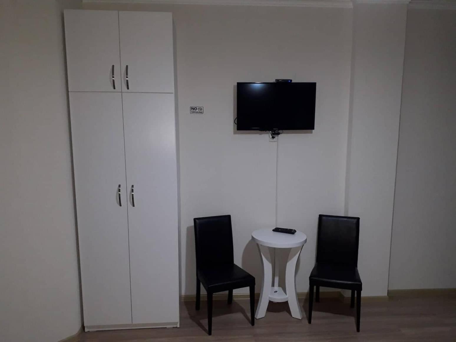Double Room with Balcony (3 Adults) photo 2