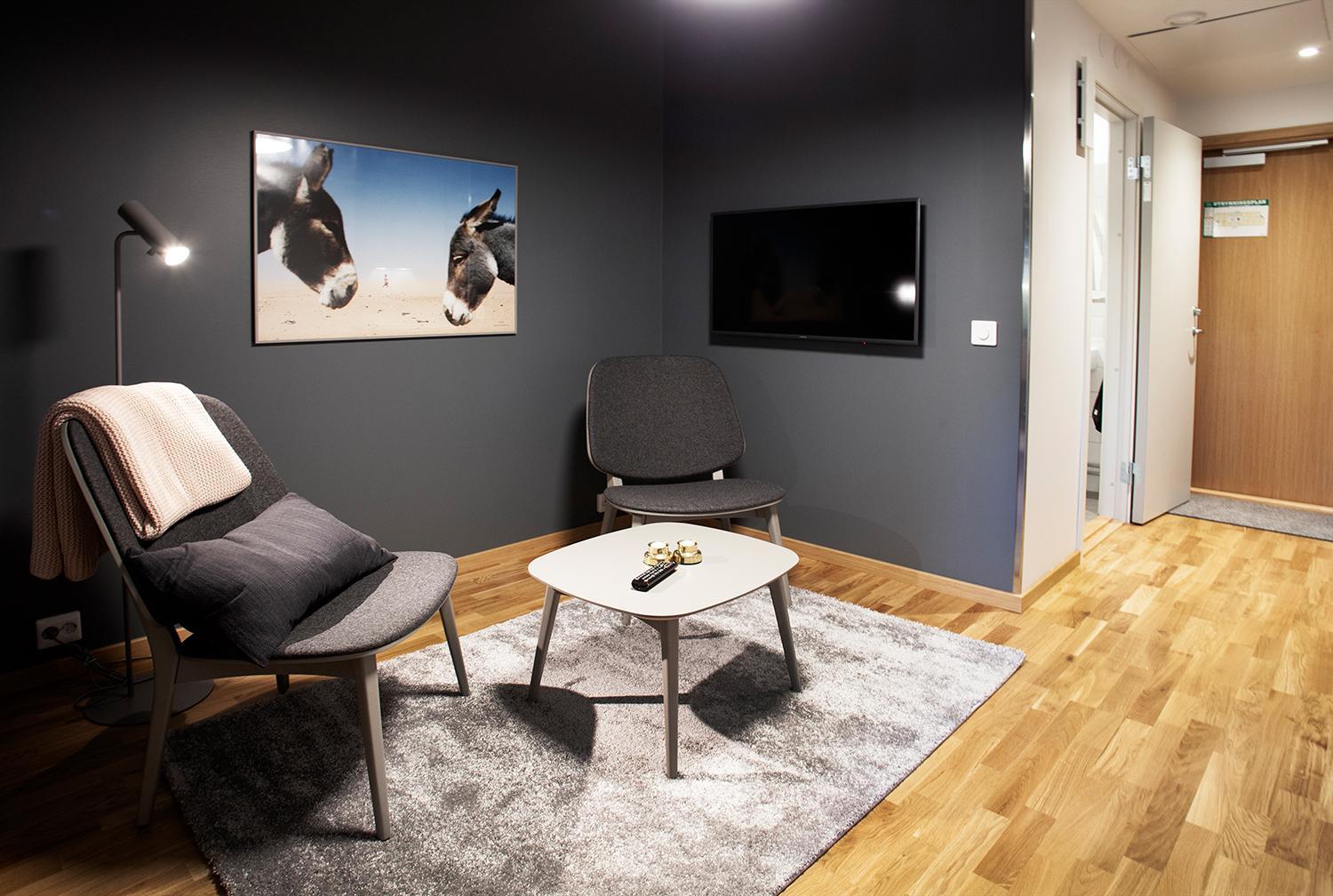 Studio King with Kitchenette