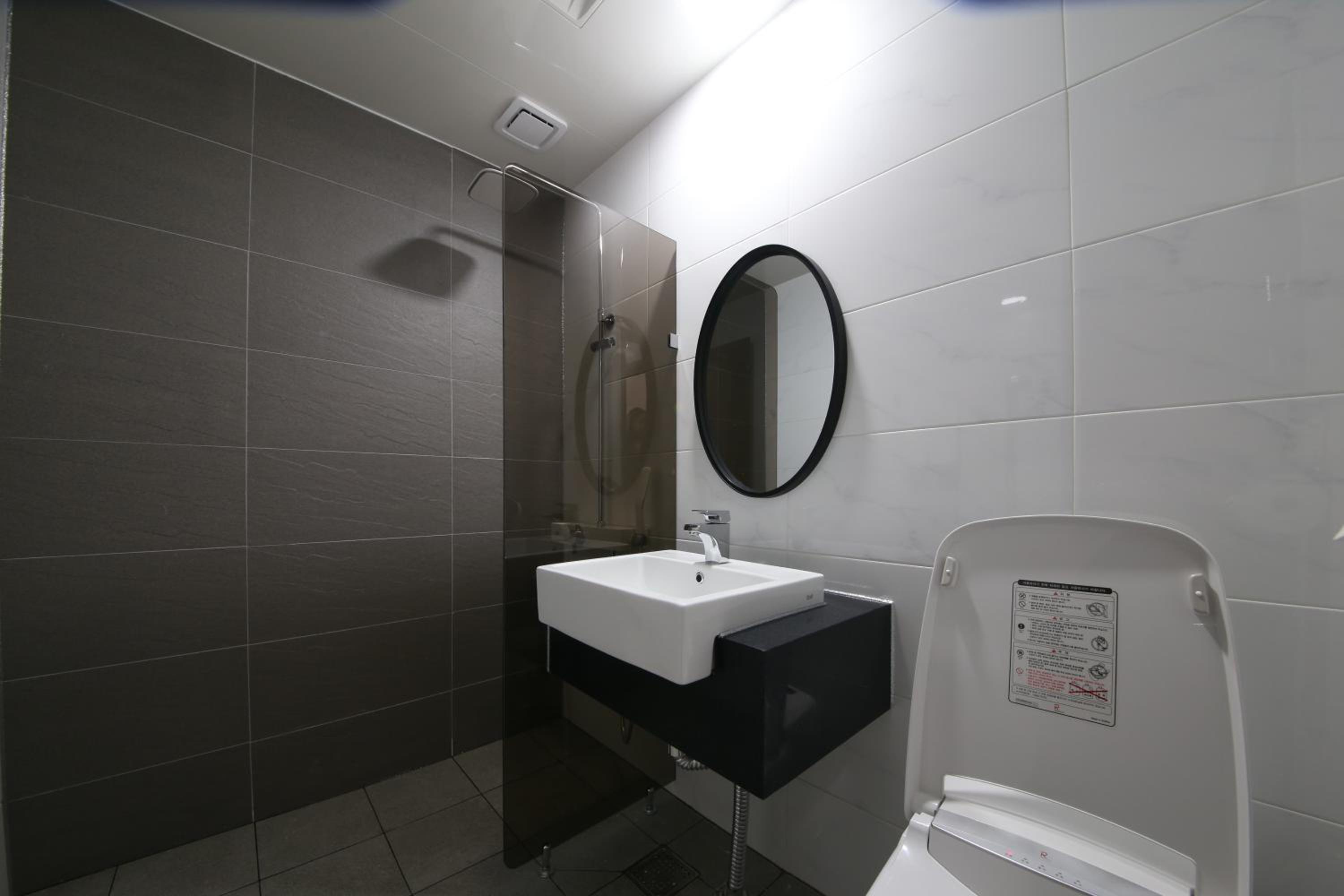 Standard Double Room - Photo 5