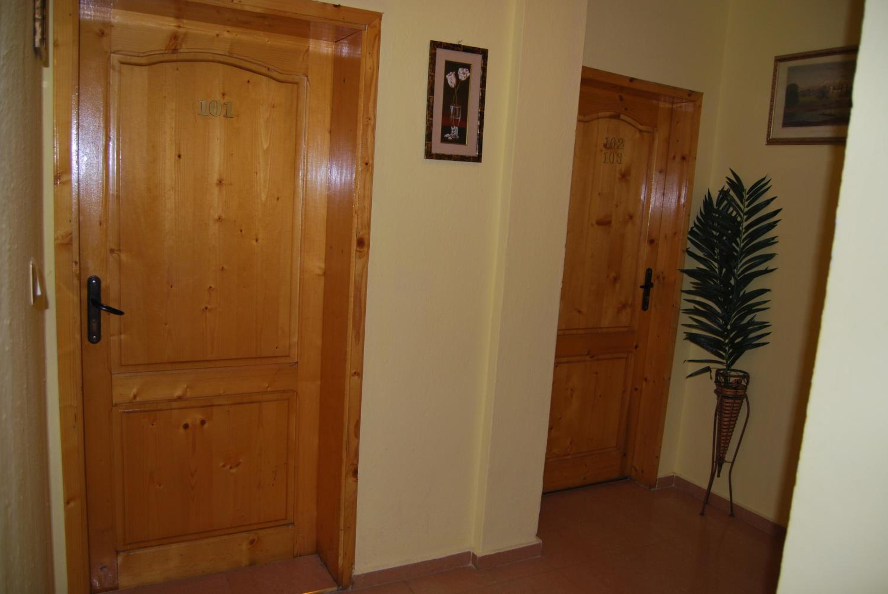Two-Bedroom Suite with Balcony - Photo 45