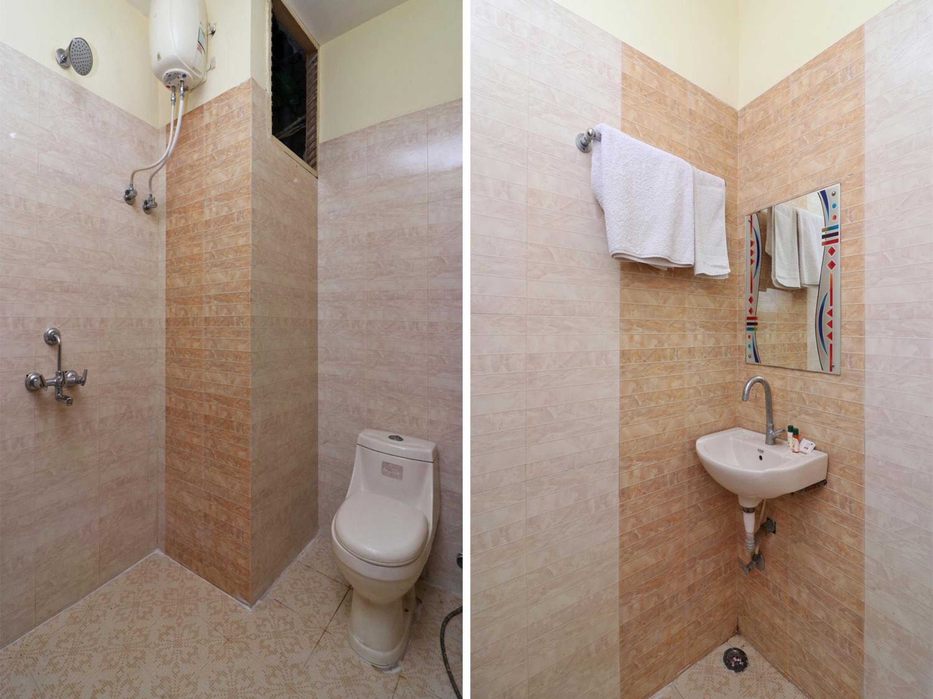 Deluxe King Room - Photo 5