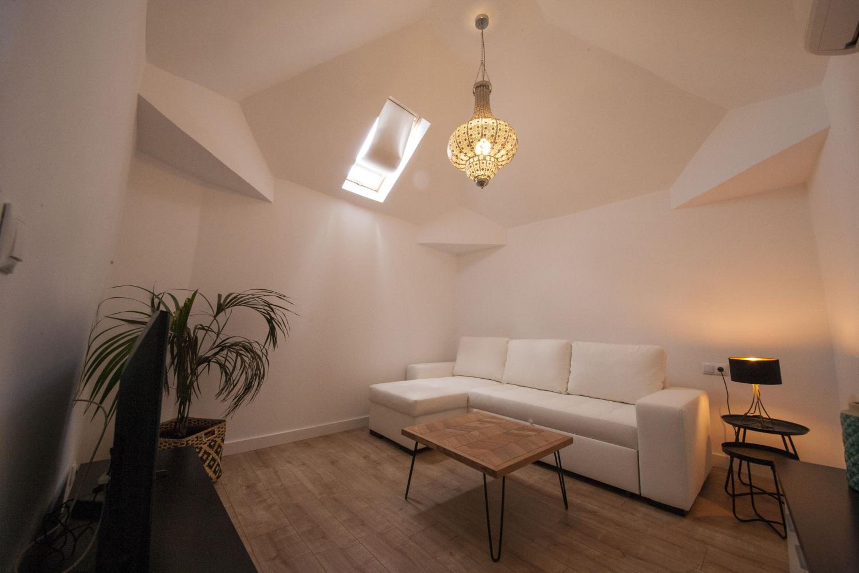 One-Bedroom Apartment - Photo 14