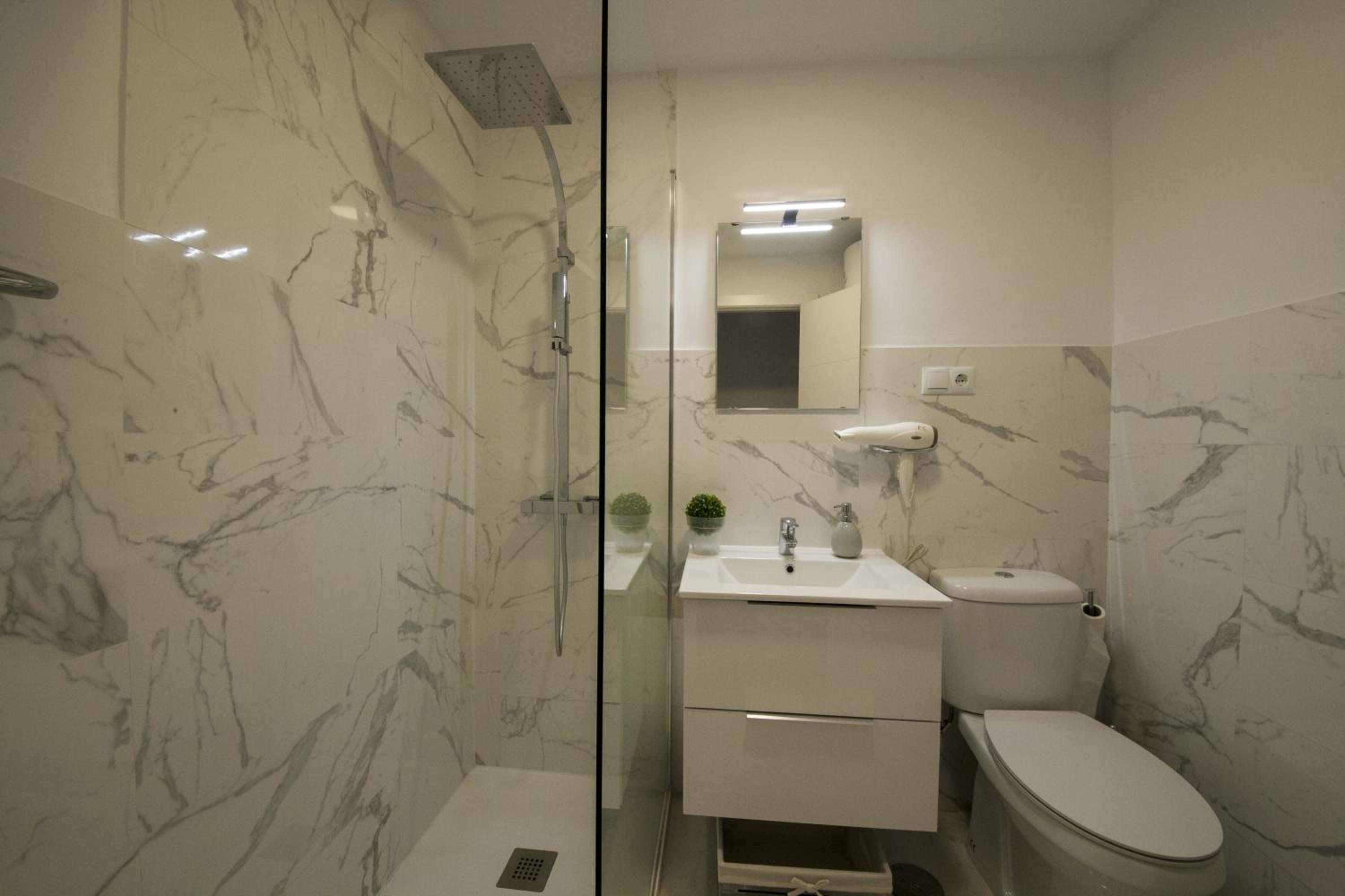 One-Bedroom Apartment - Photo 12