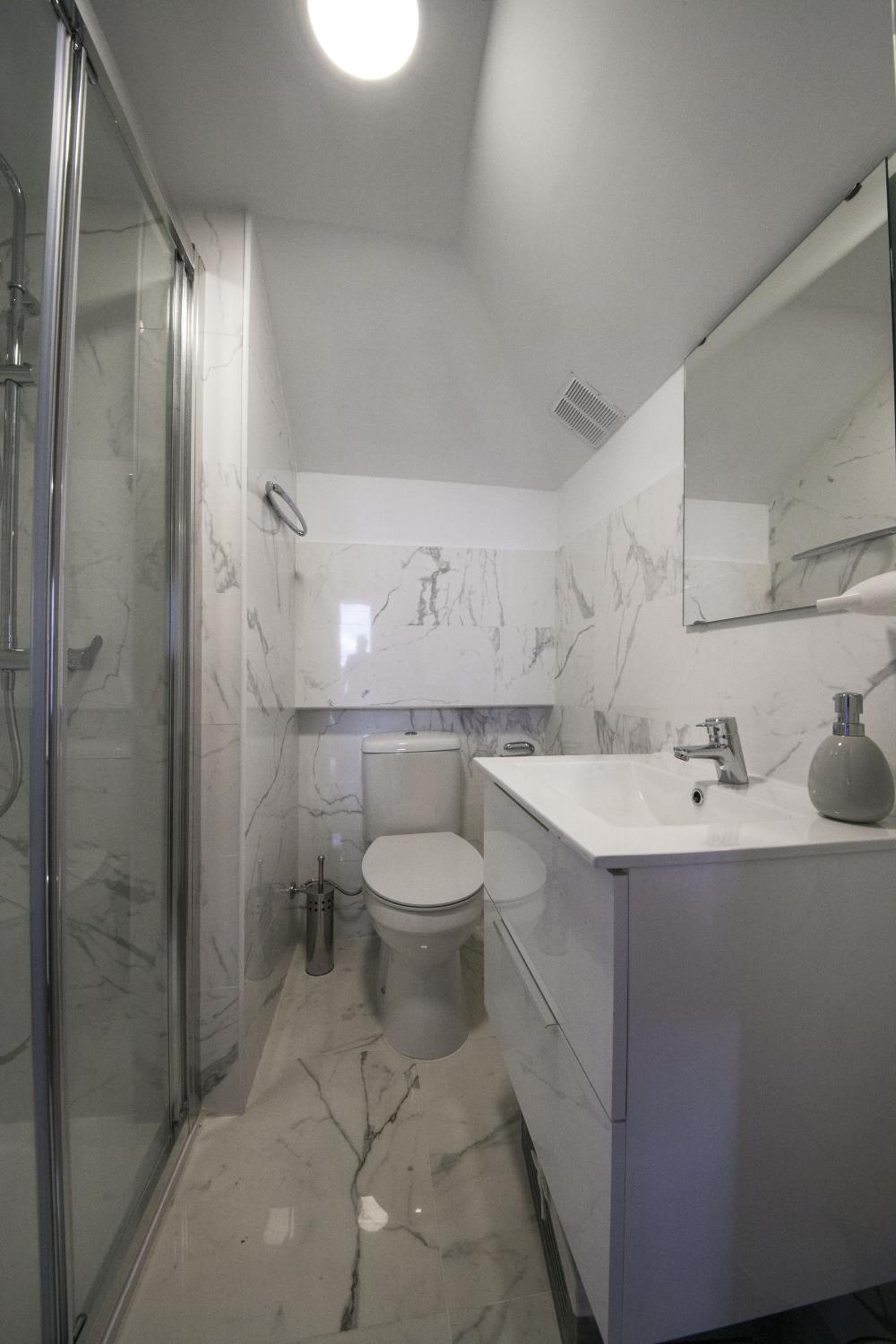 One-Bedroom Apartment - Photo 11