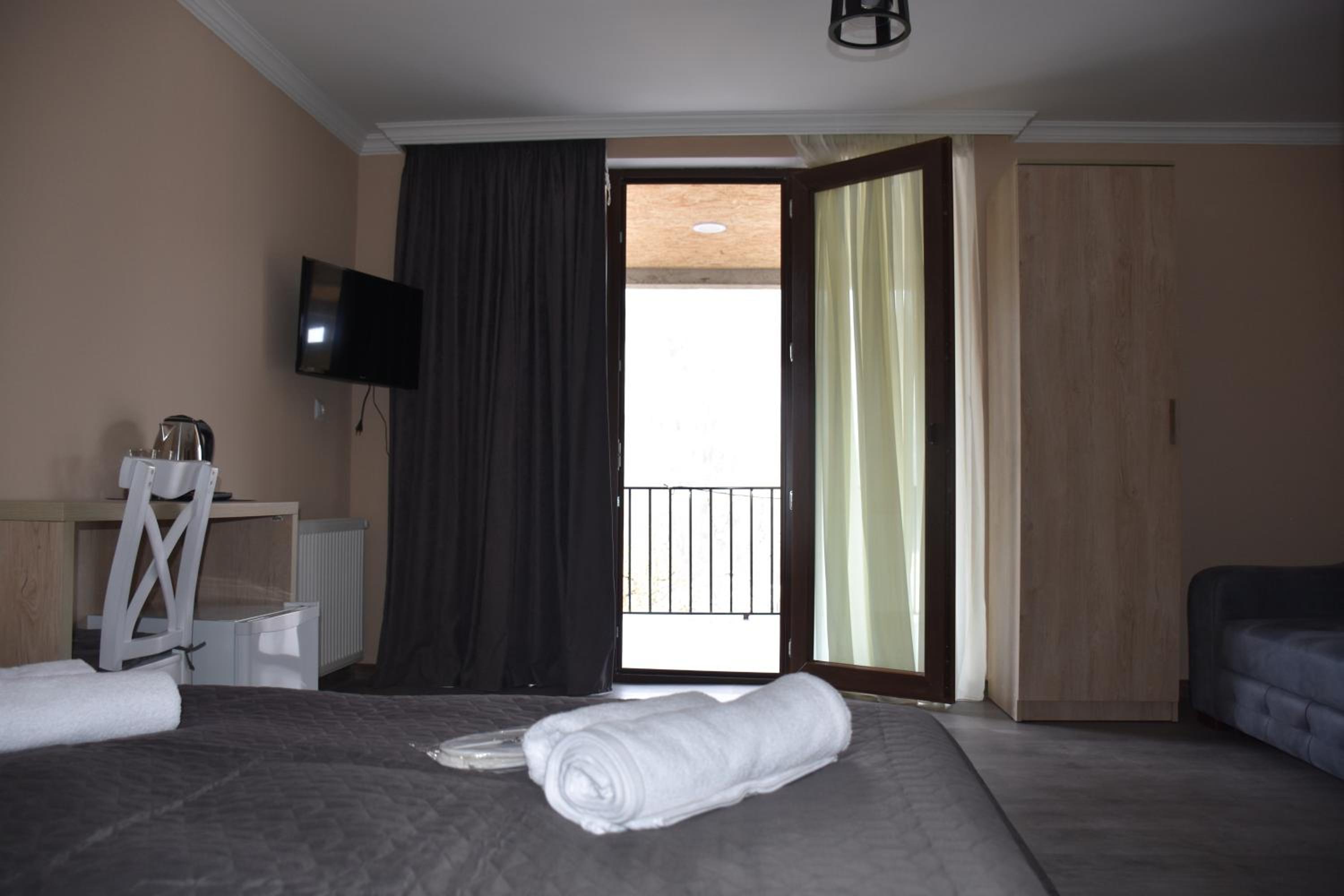 Budget Double Room photo 1