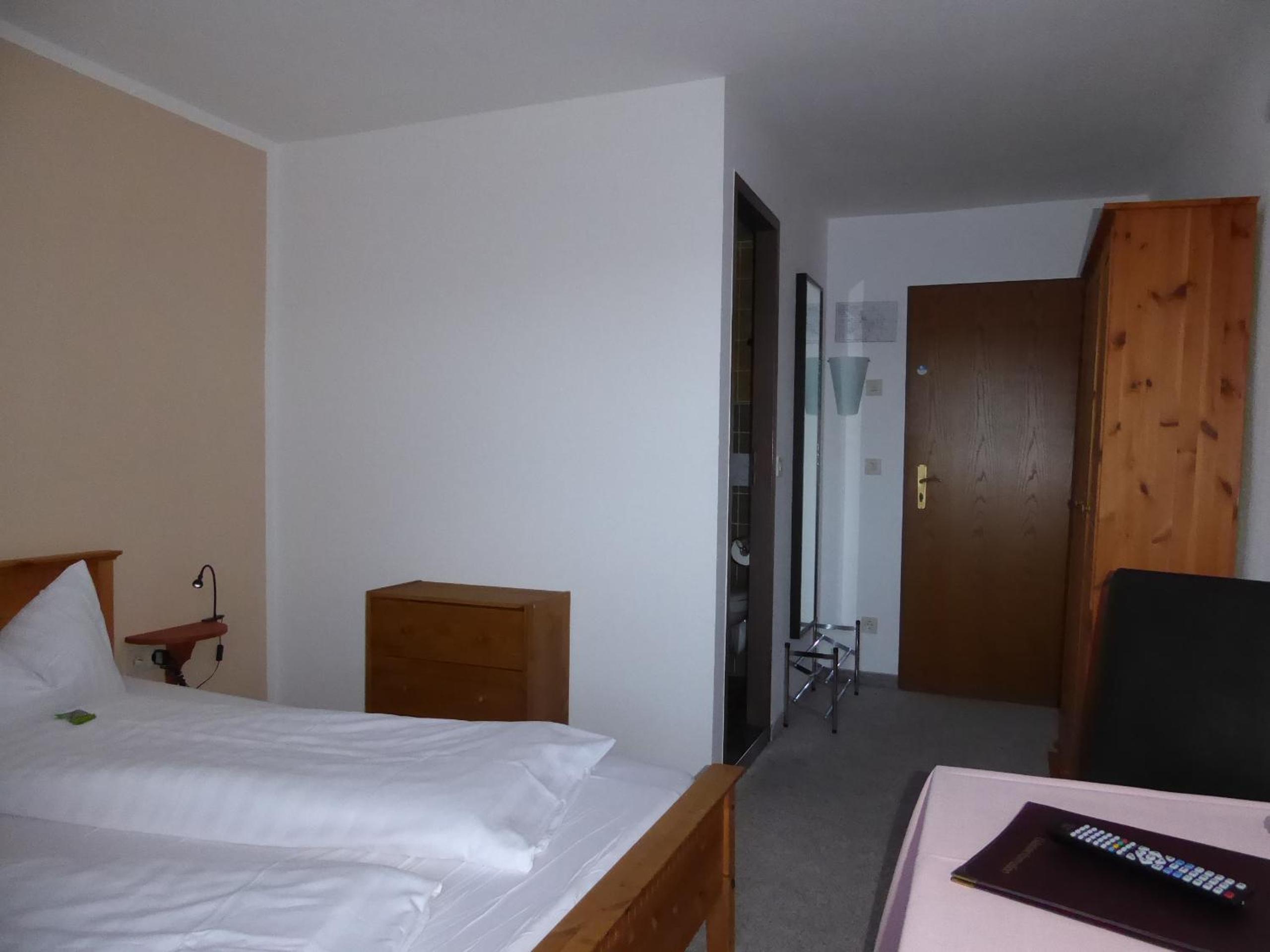 Economy Double Room photo 1