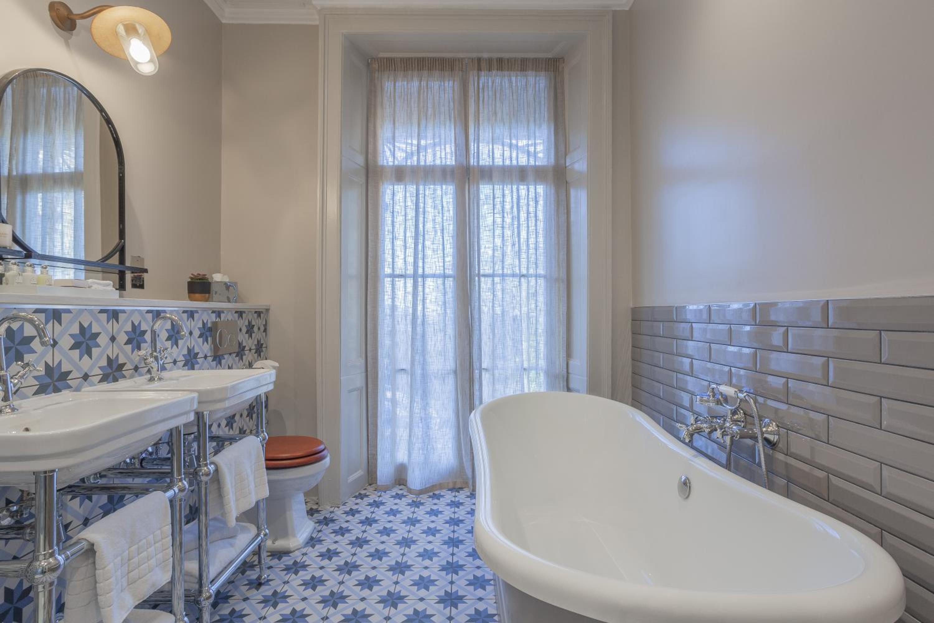 Georgian Suite - Photo 10