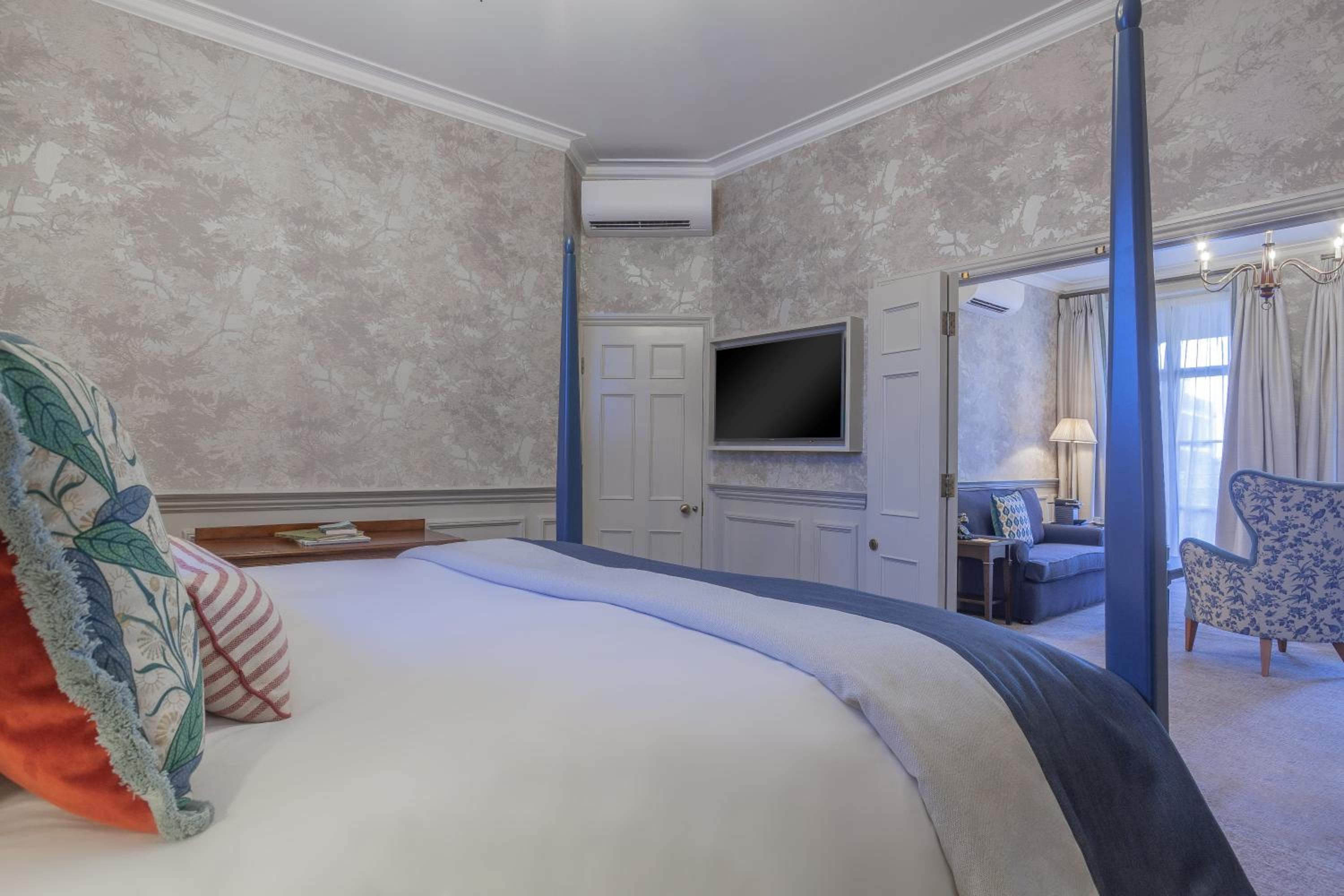 Georgian Suite - Photo 12