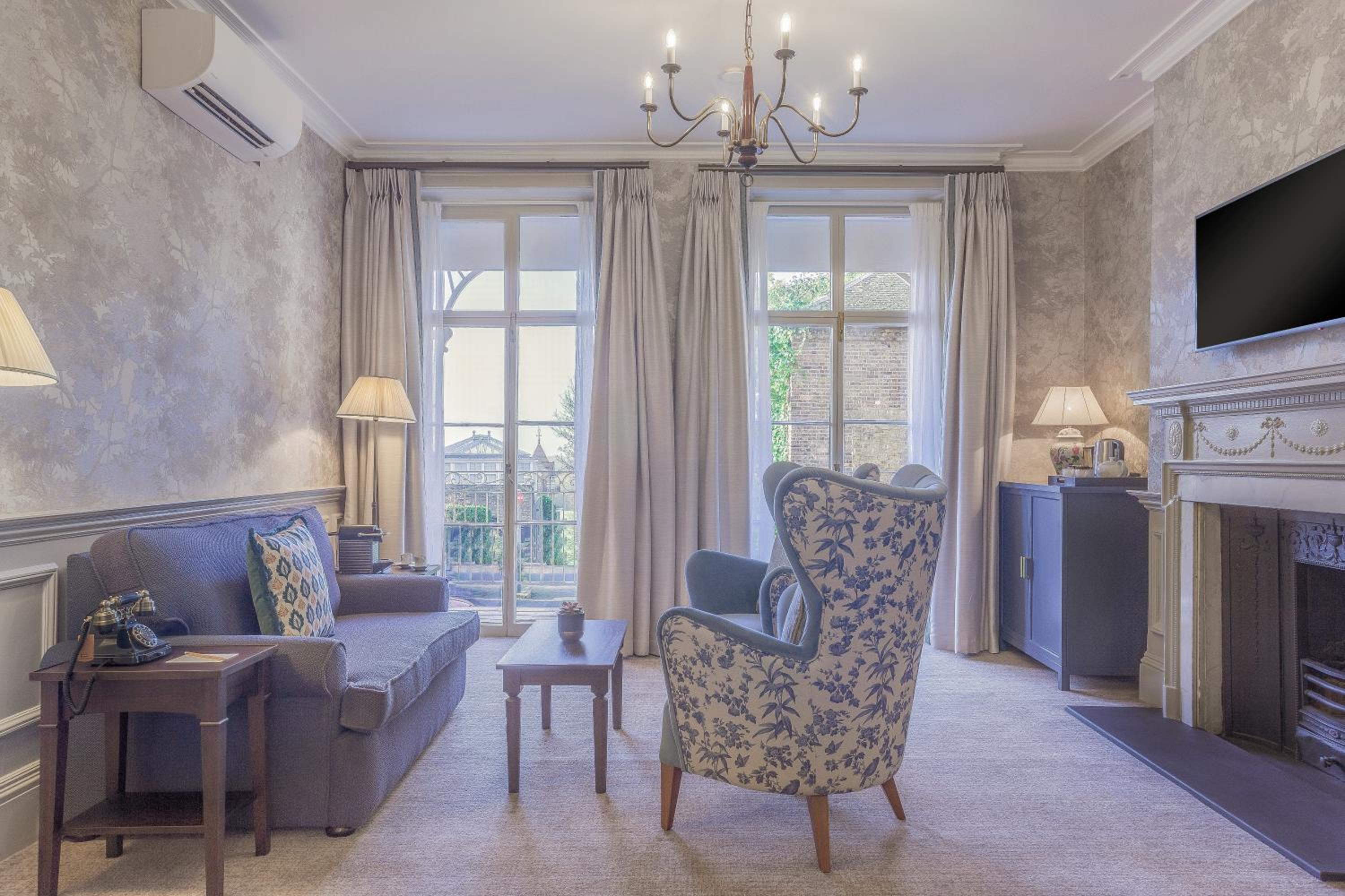 Georgian Suite - Photo 16