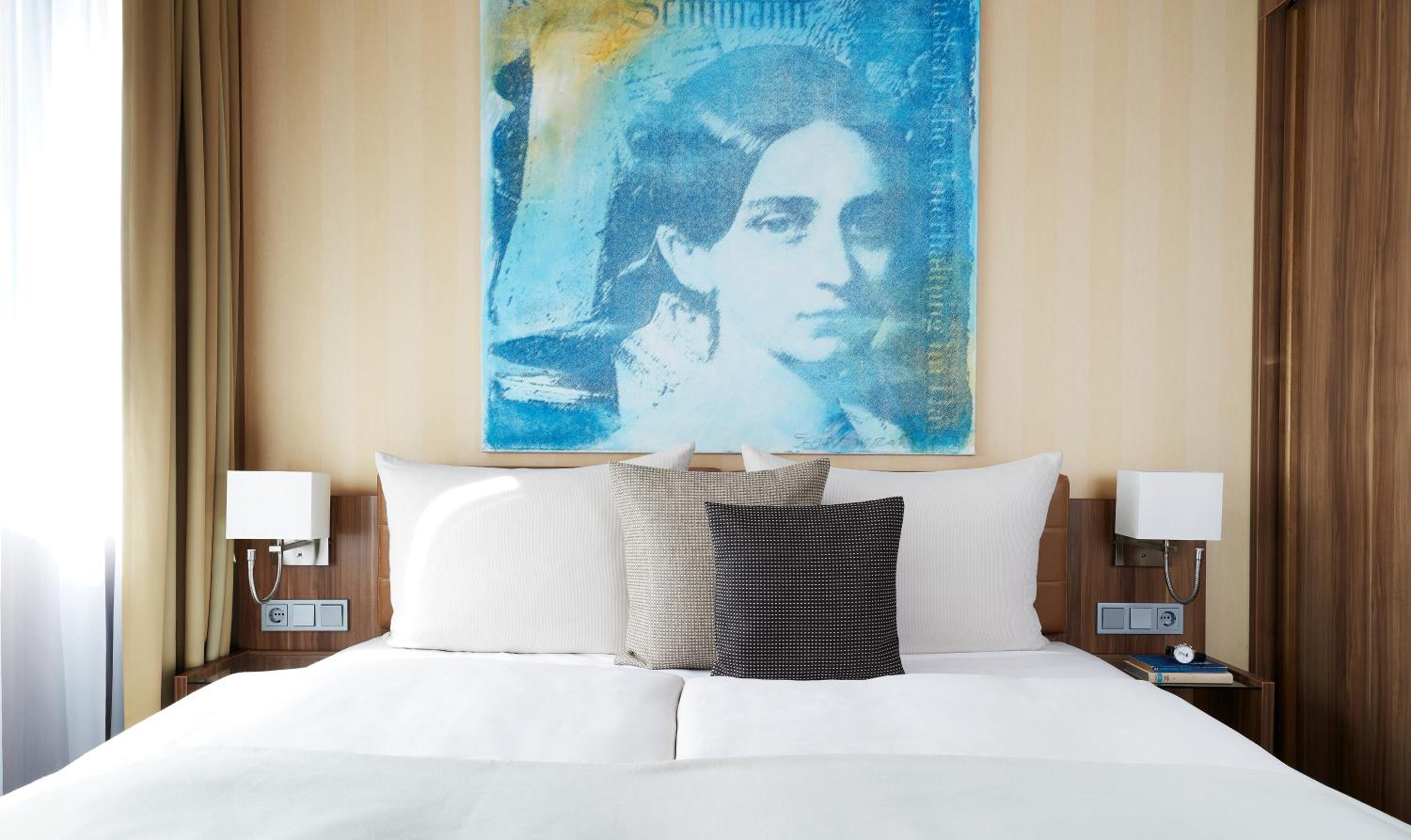 Business Plus Double or Twin Room - Photo 6