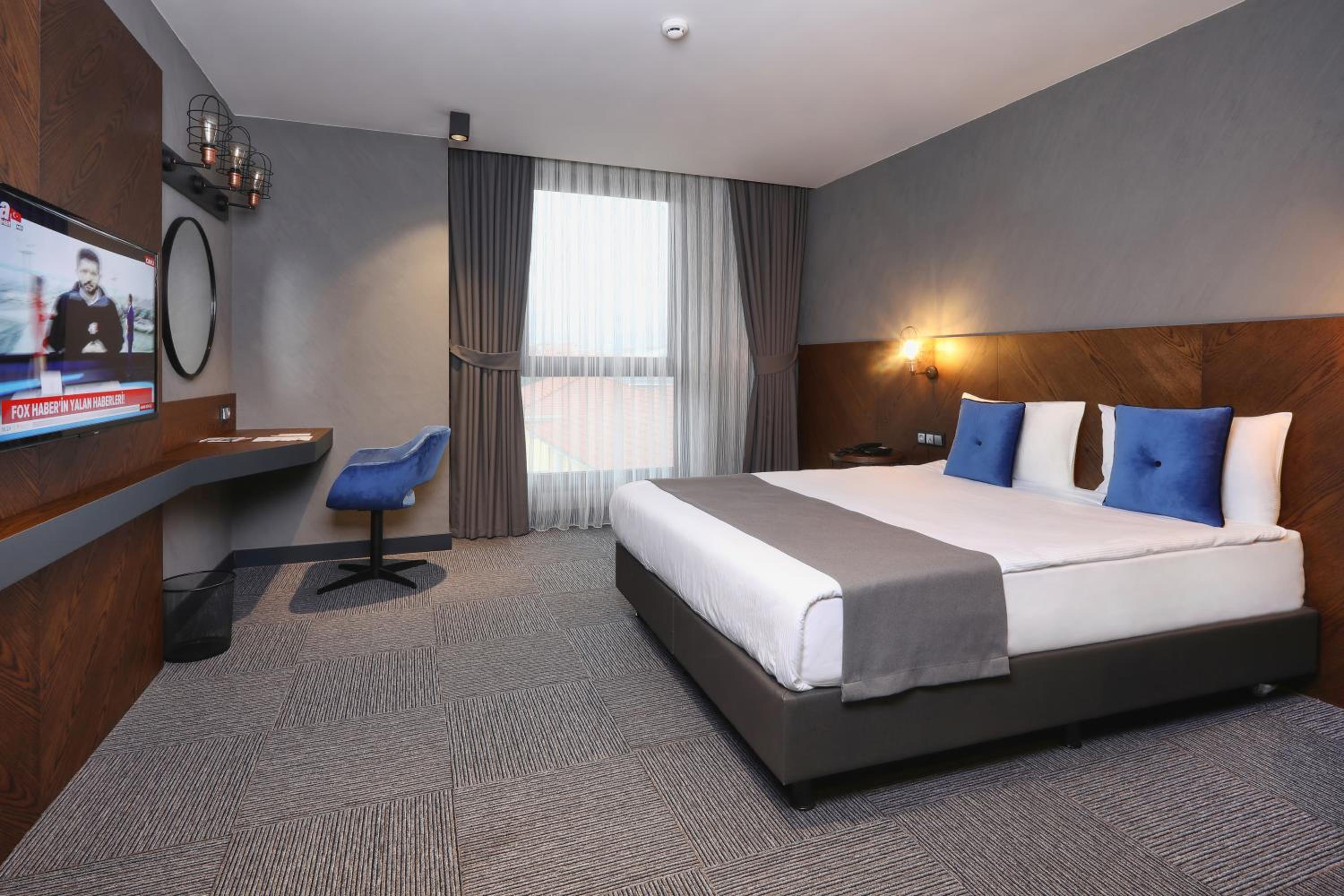 Deluxe Double or Twin Room