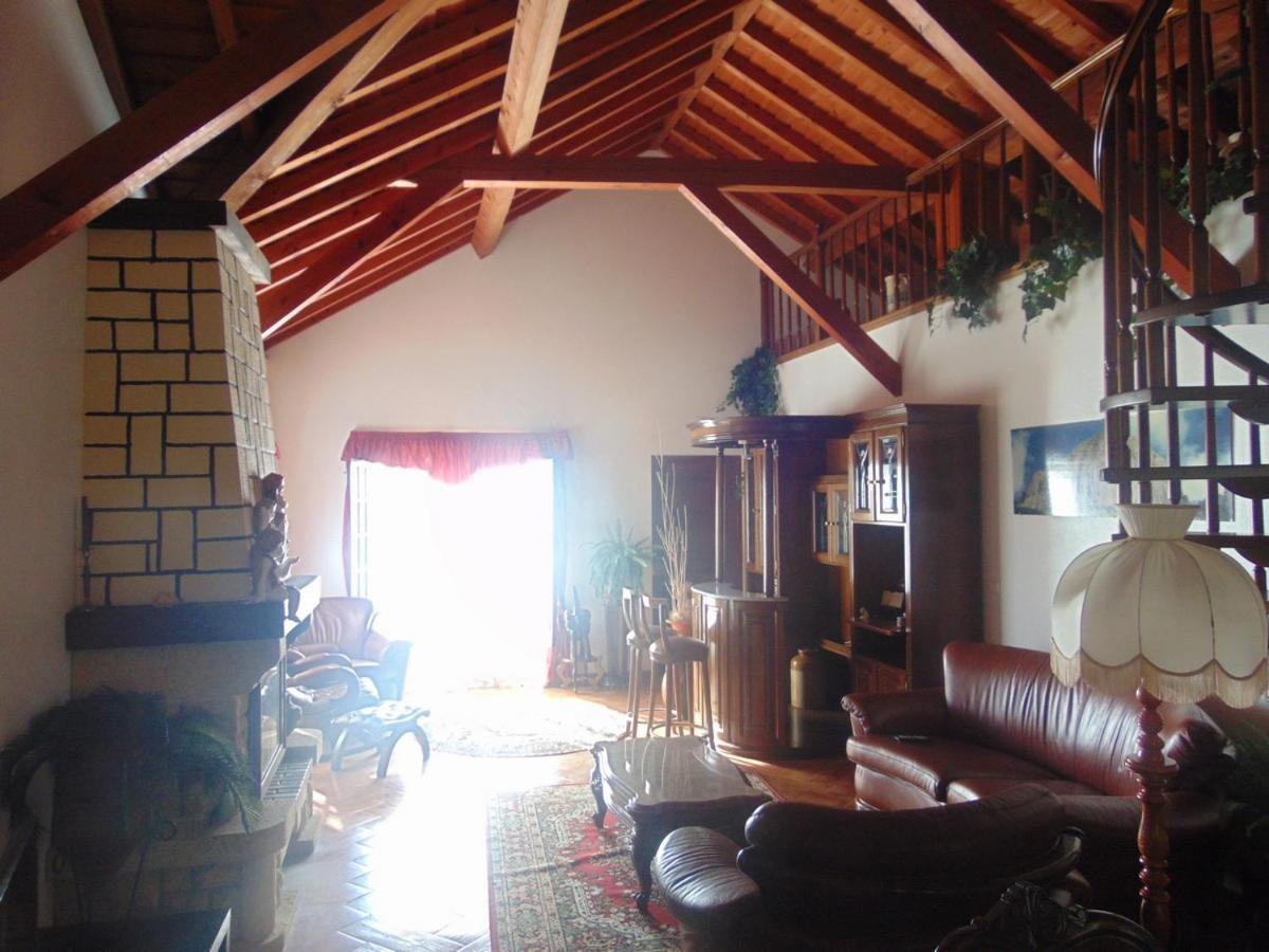 Three-Bedroom House photo 3