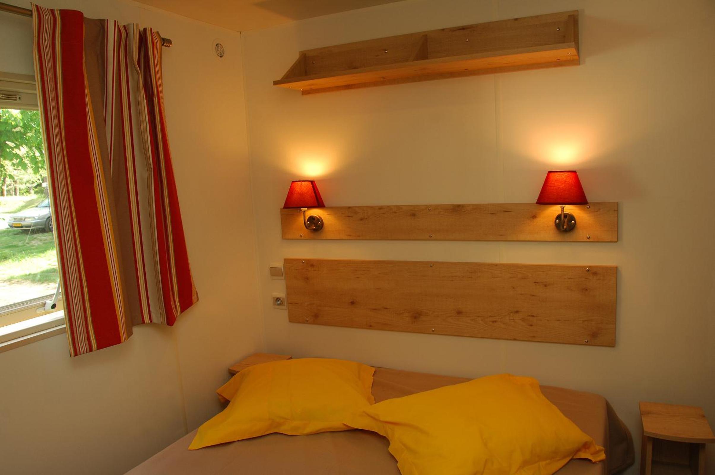 Wooden Caravan (2 Adults + 2 Children) - Photo 1