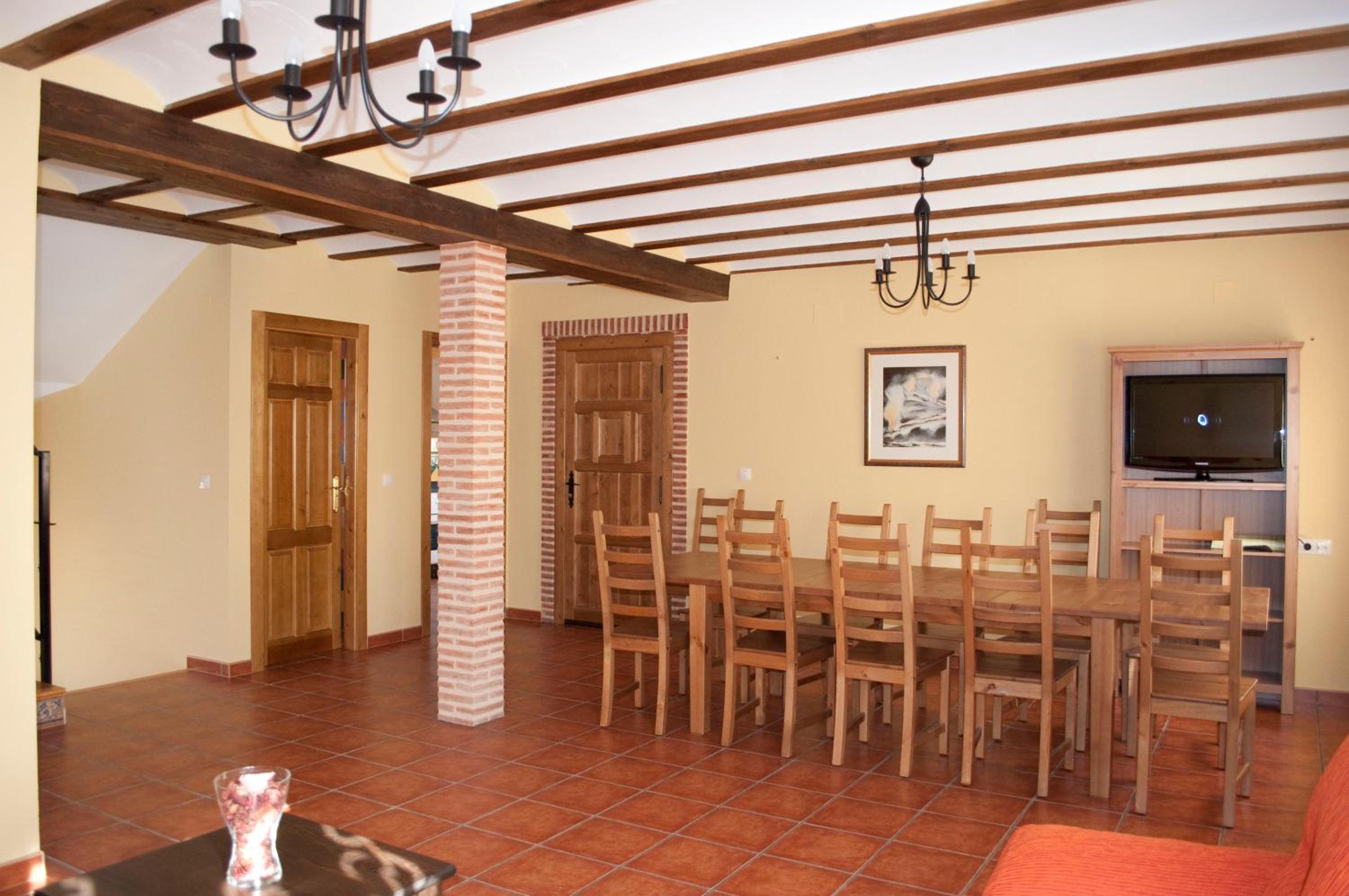Six-Bedroom House photo 2