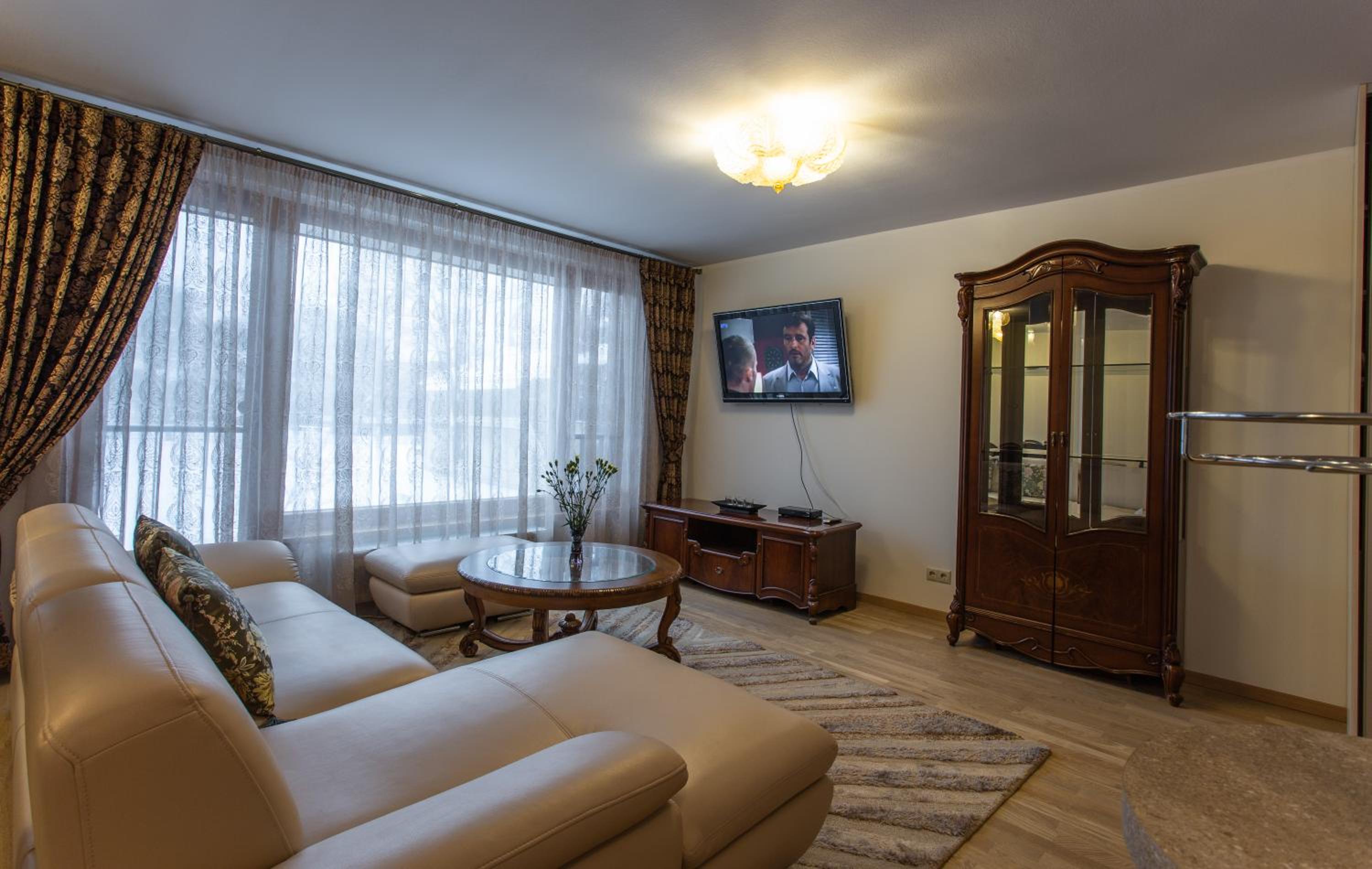Two-Bedroom Apartment - Photo 31