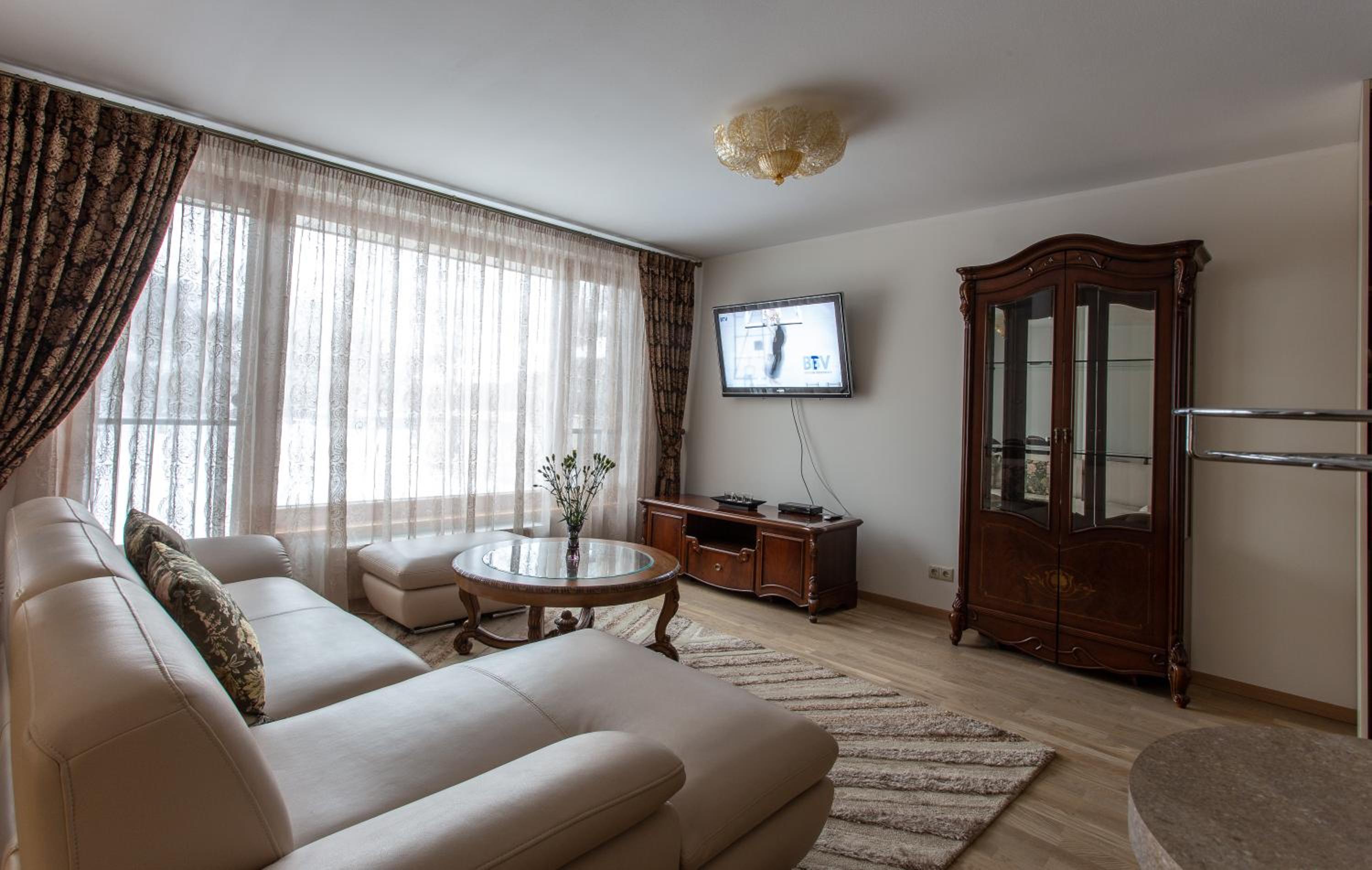 Two-Bedroom Apartment - Photo 32