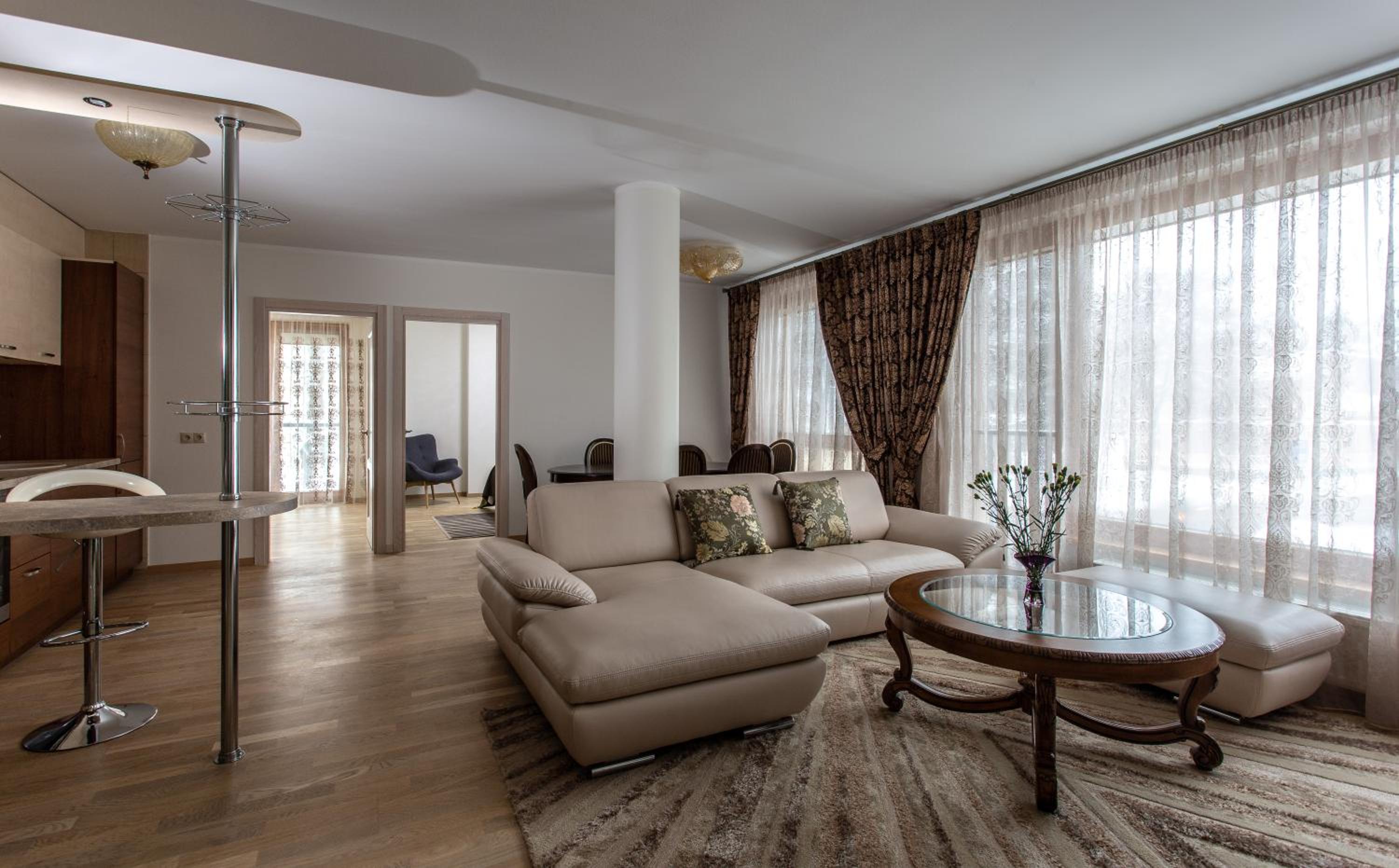 Apartment with Balcony - Photo 34