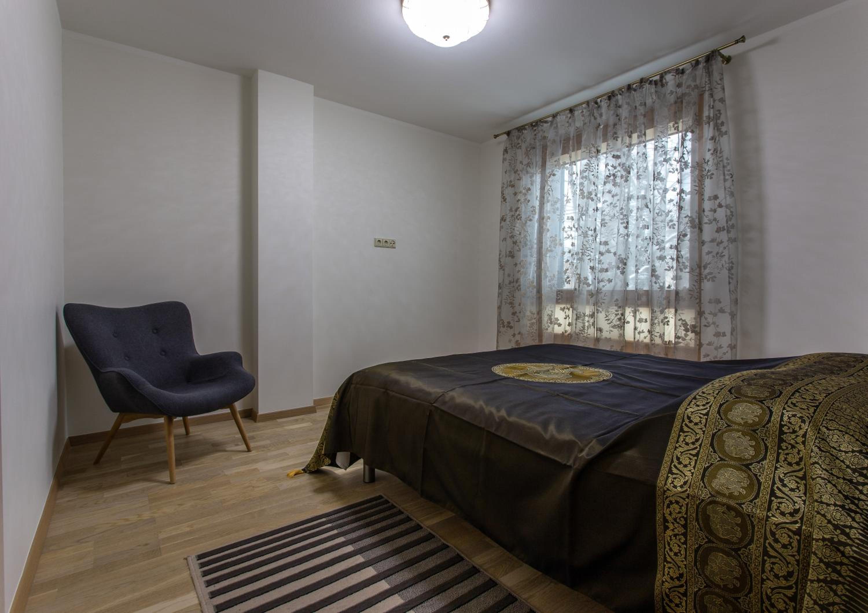 Two-Bedroom Apartment - Photo 19