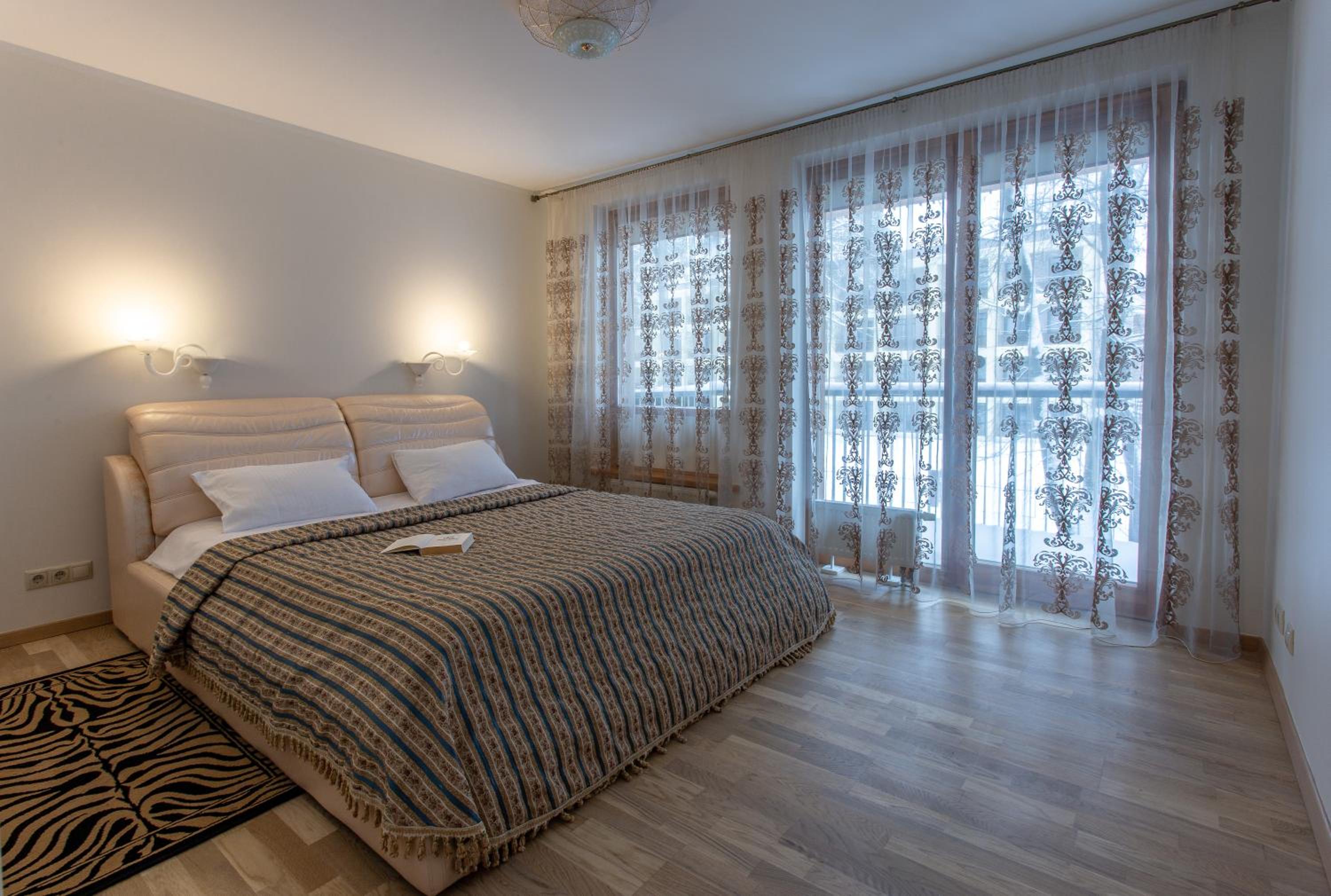 Two-Bedroom Apartment - Photo 21
