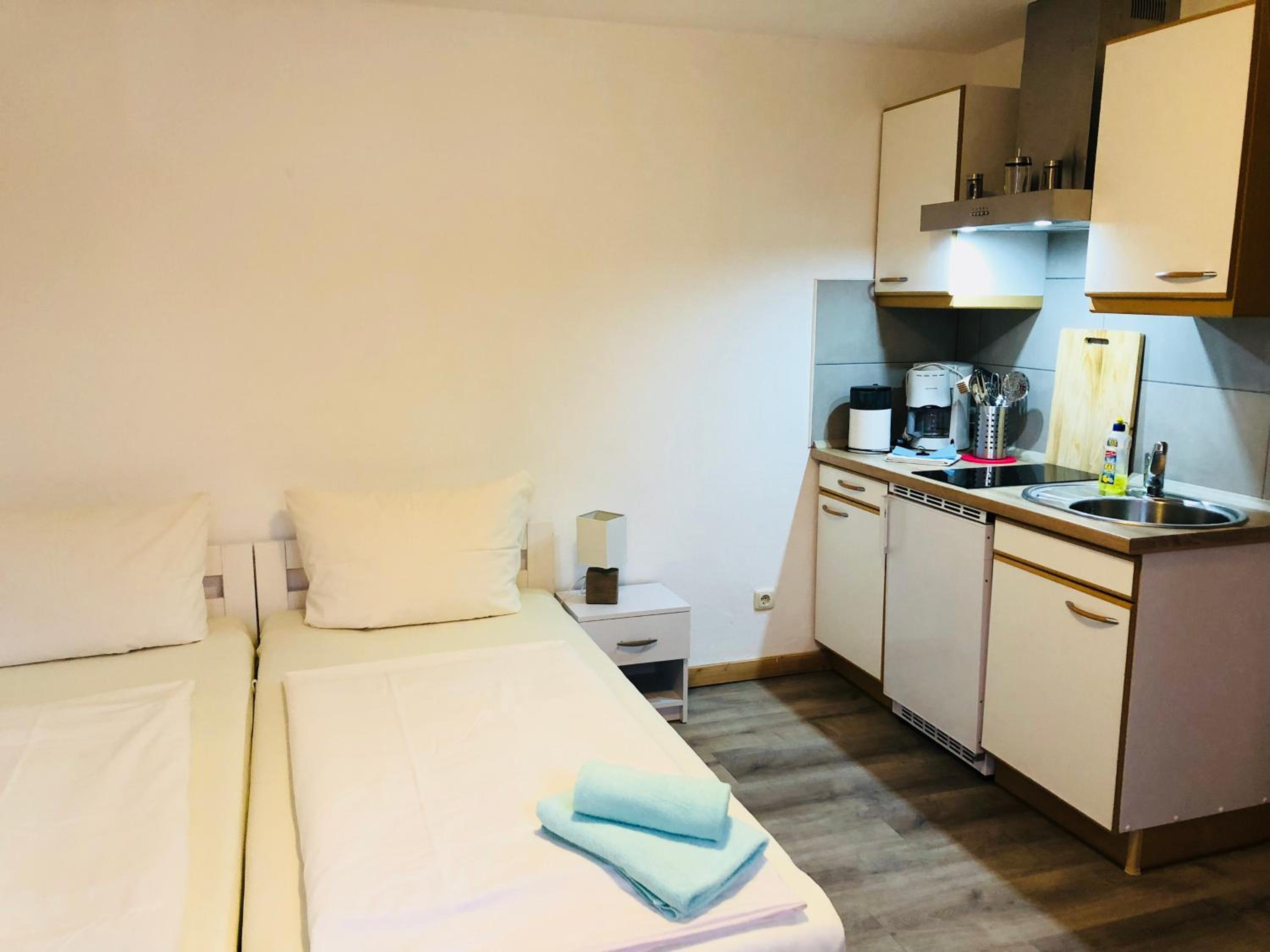 Budget Twin Room photo 3