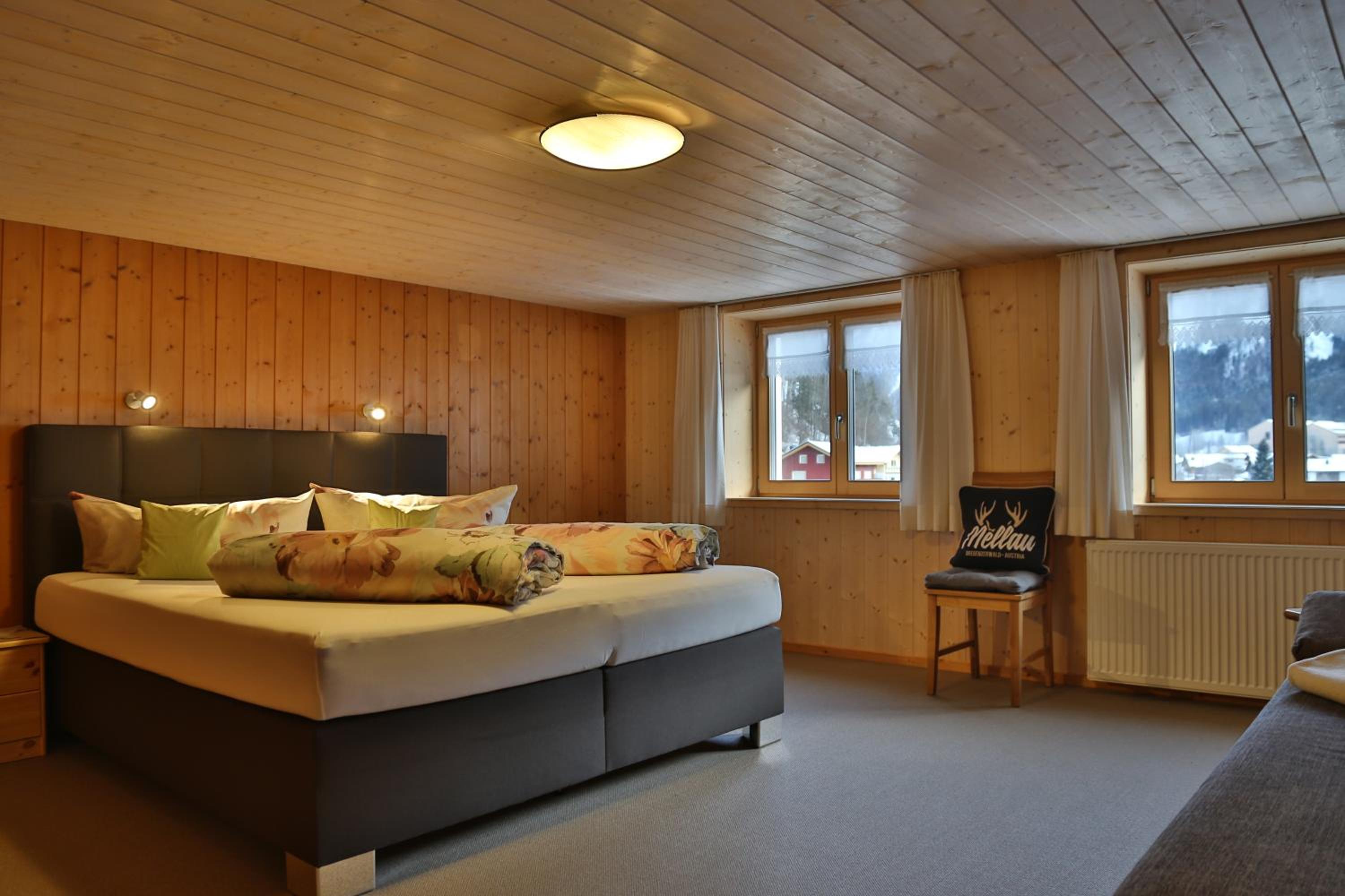 Two-Bedroom Apartment with Mountain View