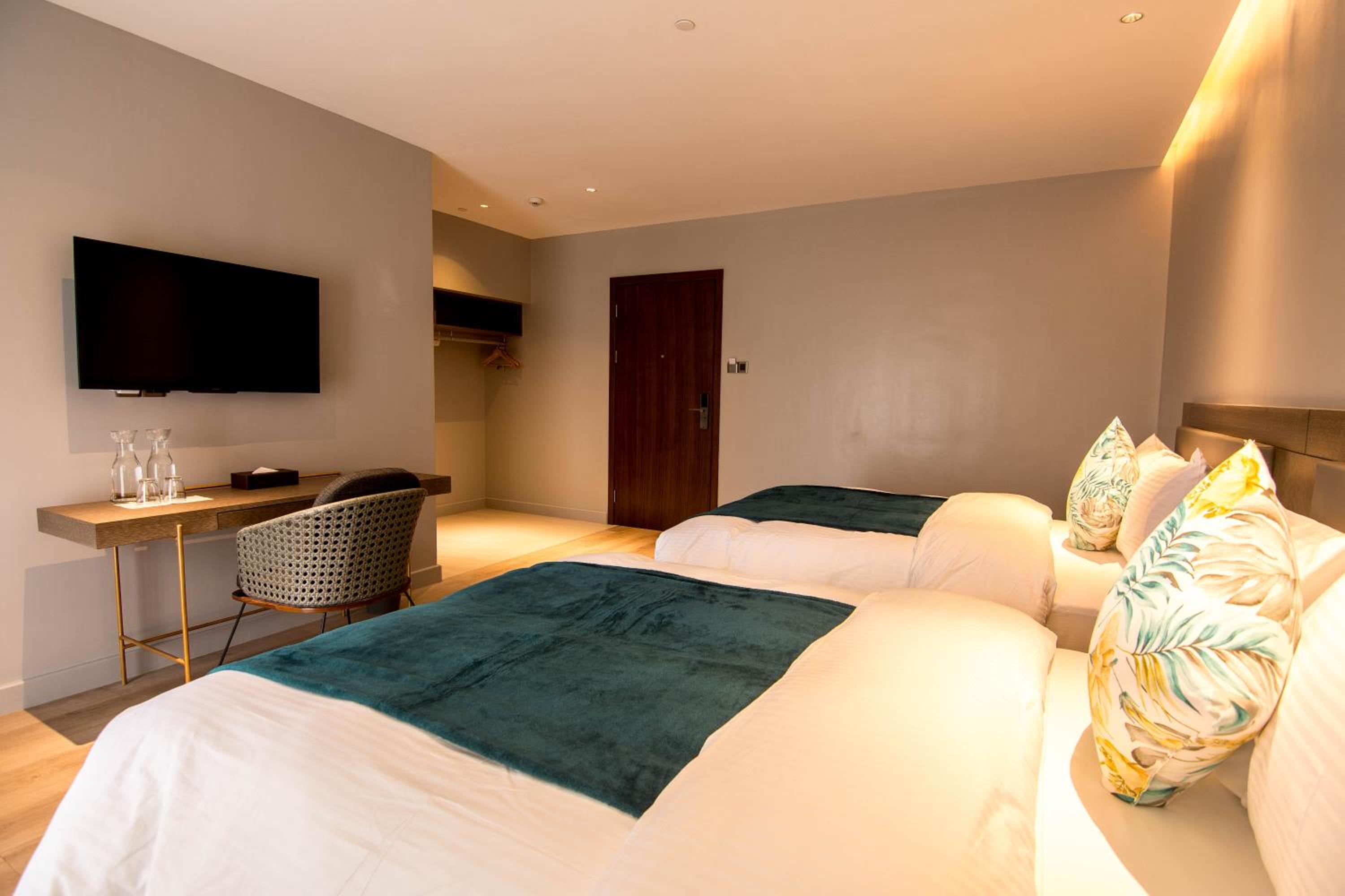 Deluxe Double or Twin Room with Balcony - Photo 3
