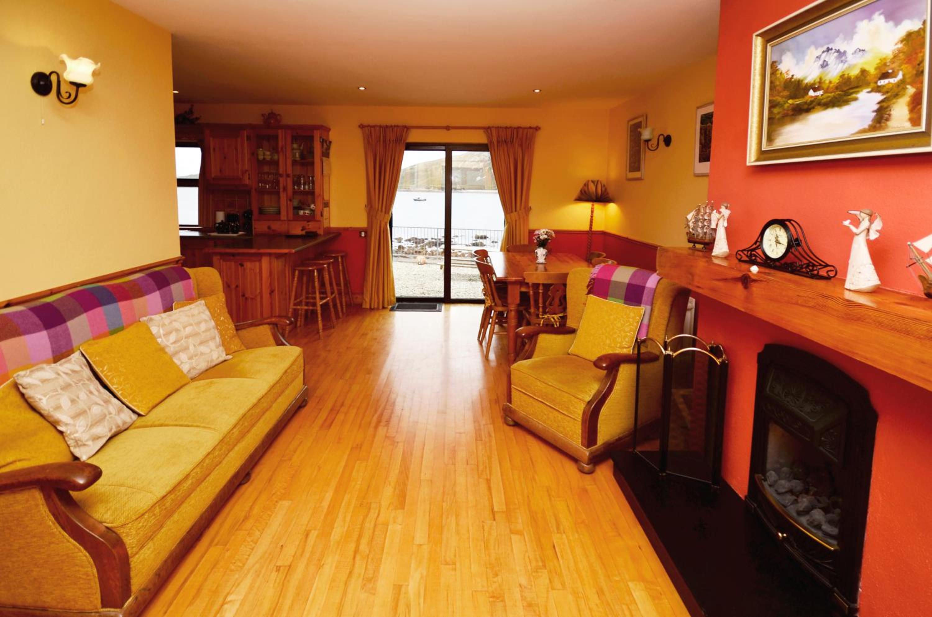 Three-Bedroom House photo 2