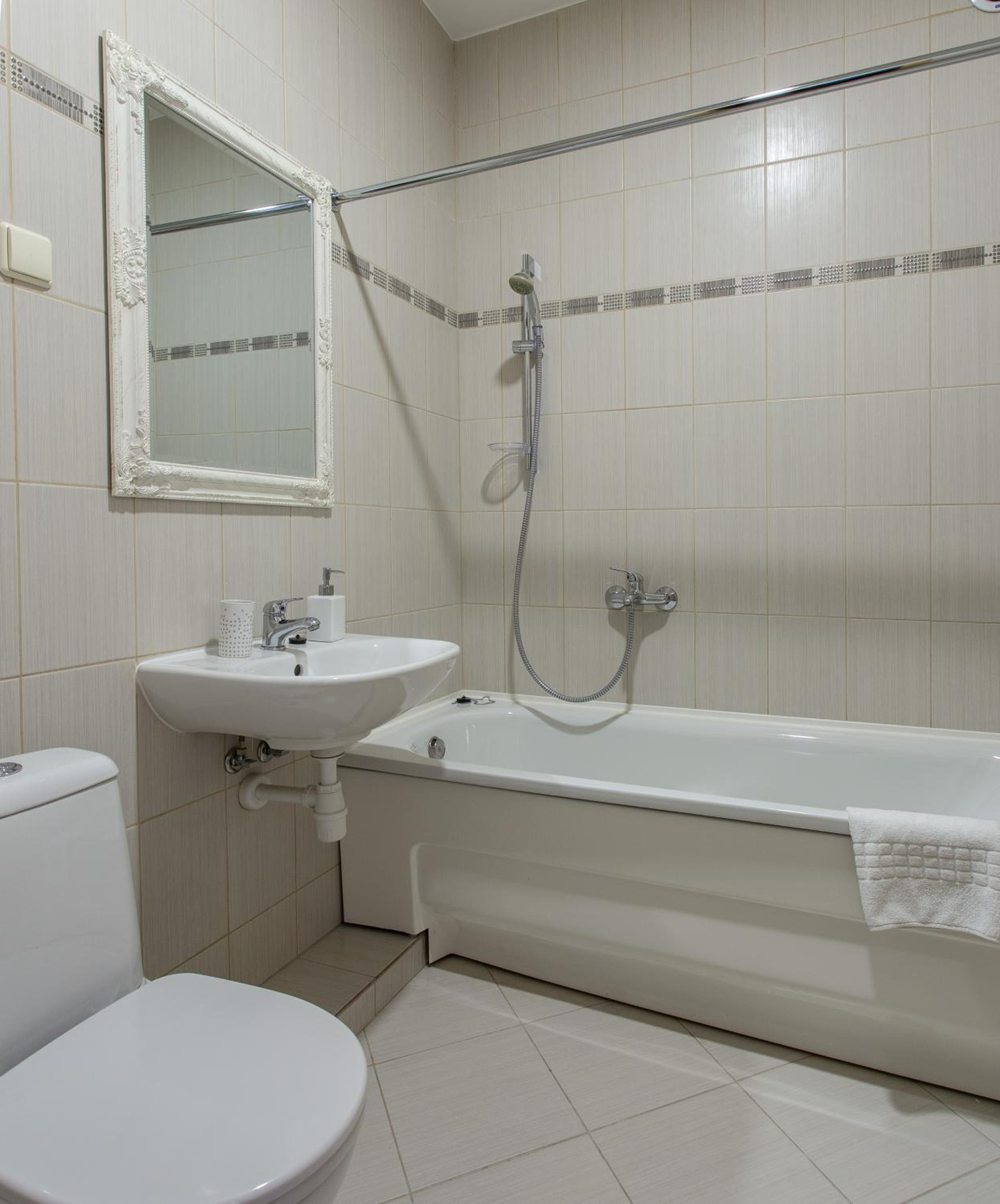 Two-Bedroom Apartment - Photo 5