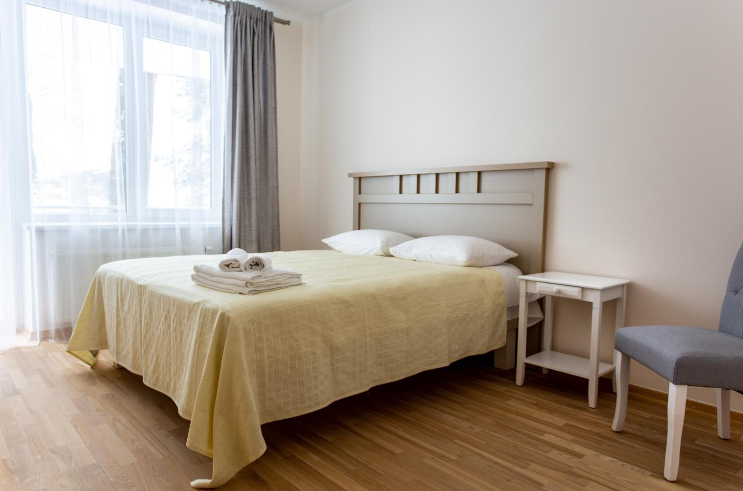 Two-Bedroom Apartment - Photo 2