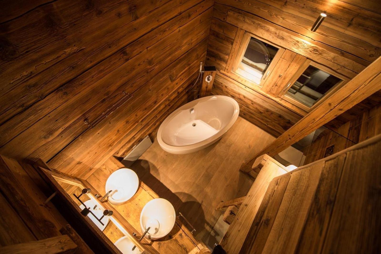 Superior Chalet 7 photo 3