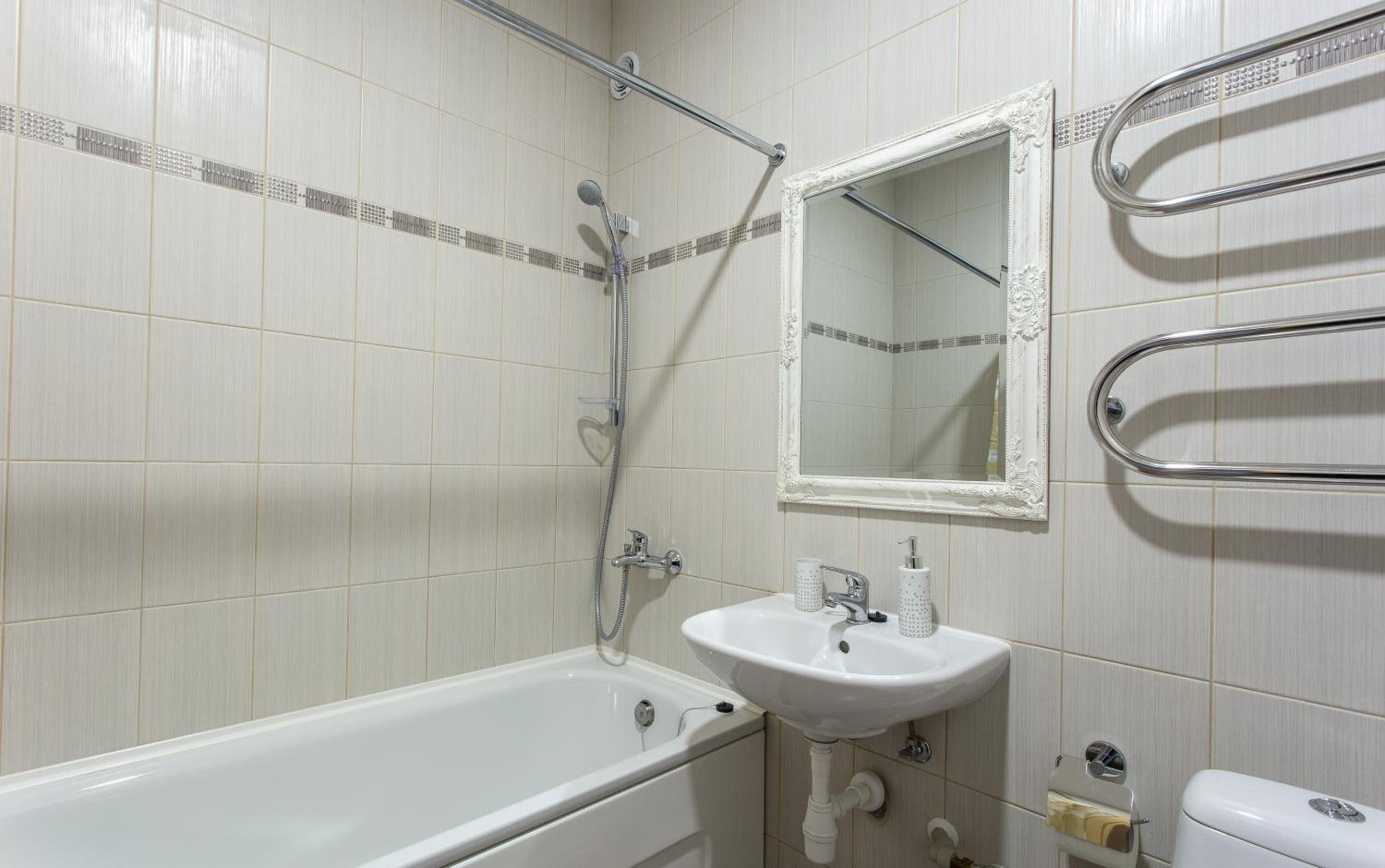 Studio Apartment - Photo 24