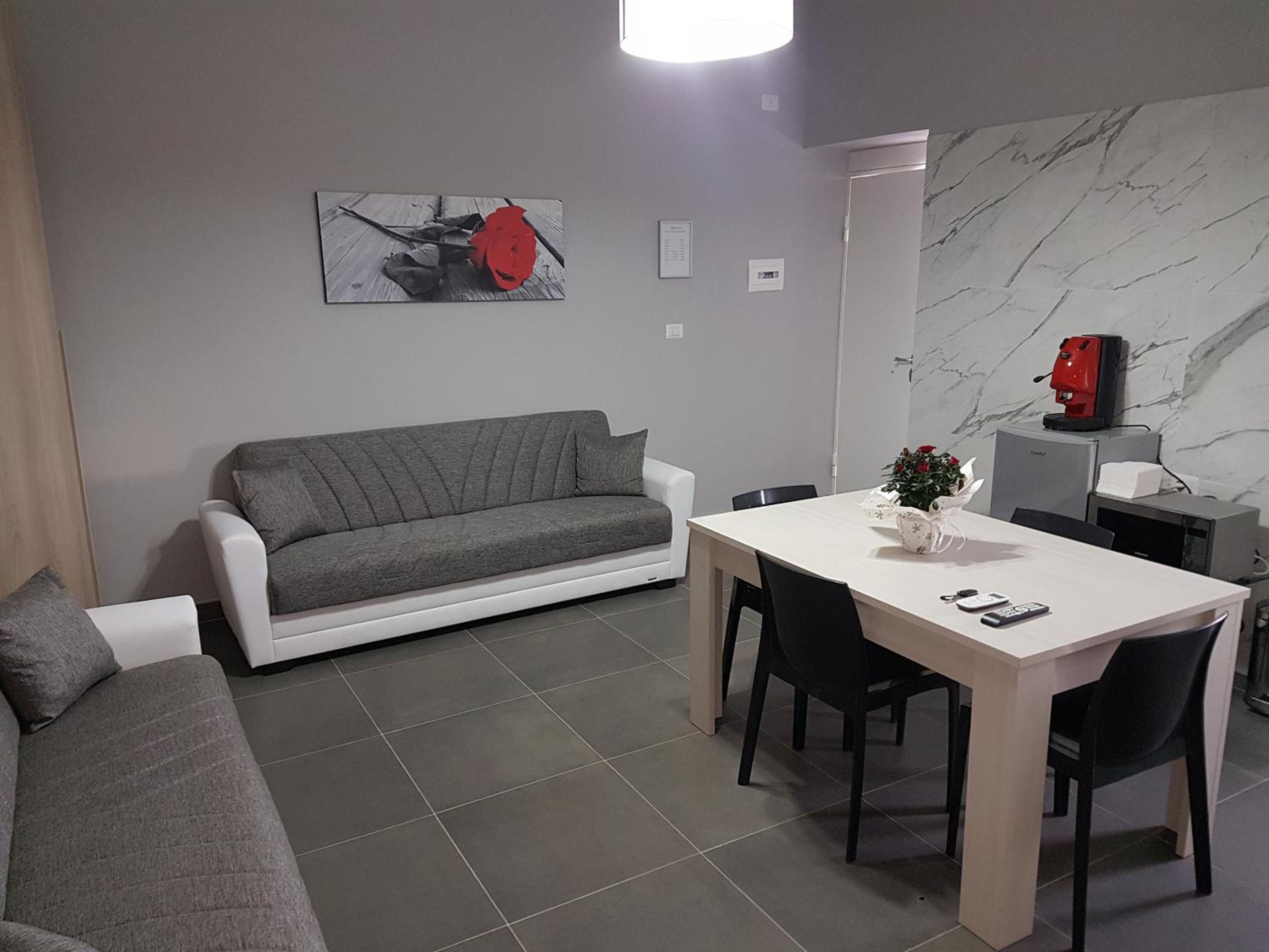 Apartment photo 2