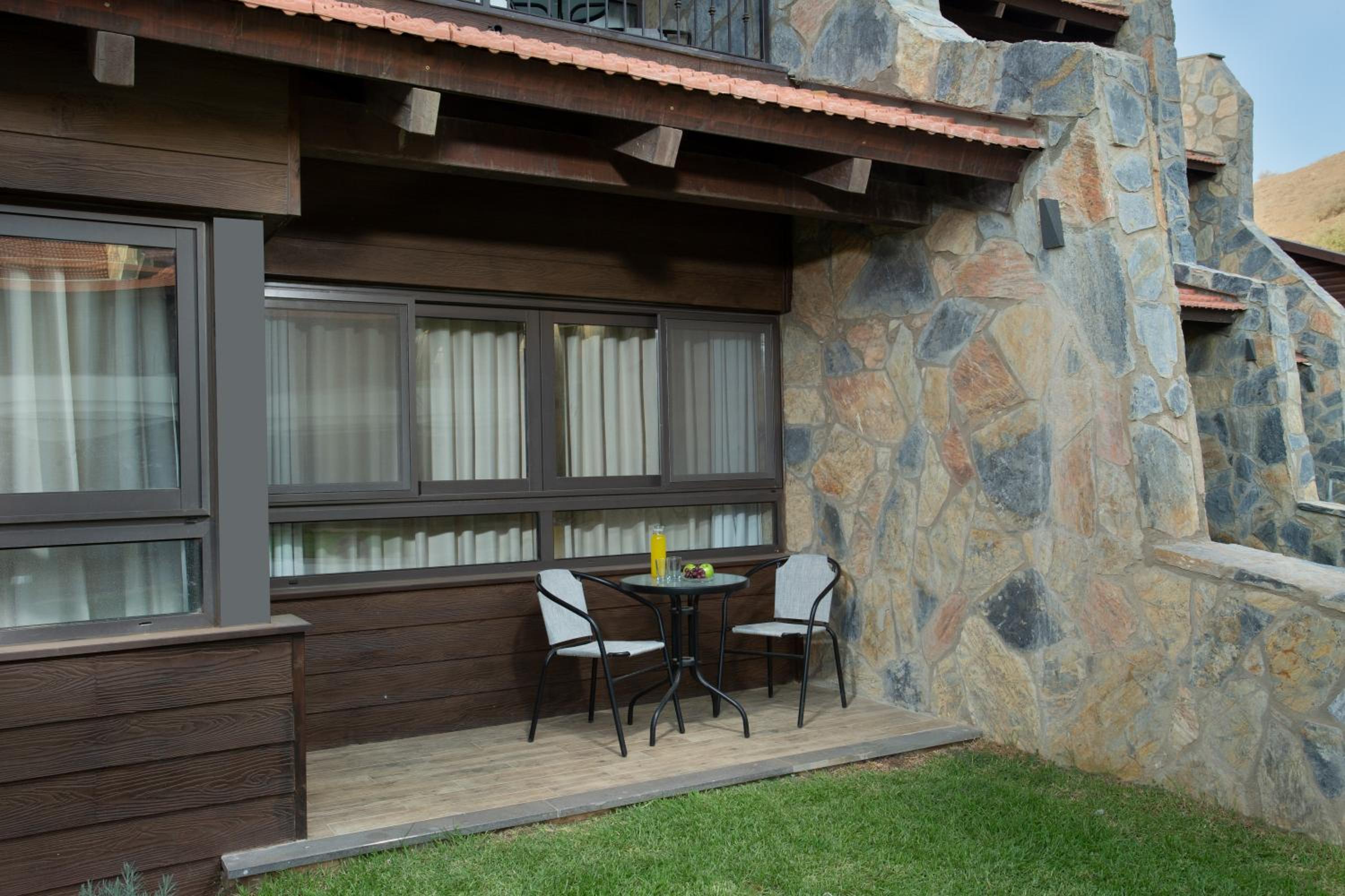 Suite with Garden View - Photo 2