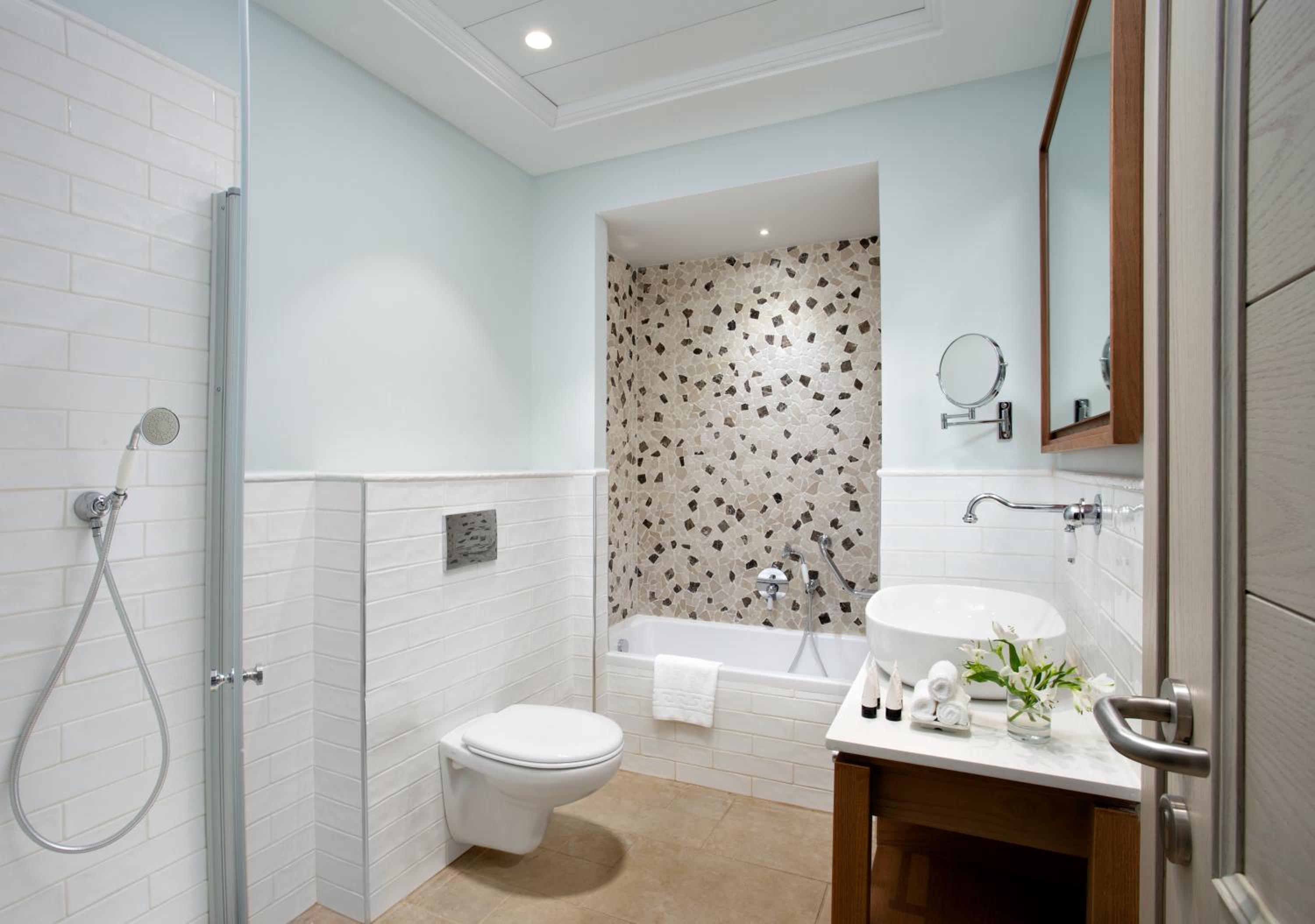 Suite with Garden View - Photo 8