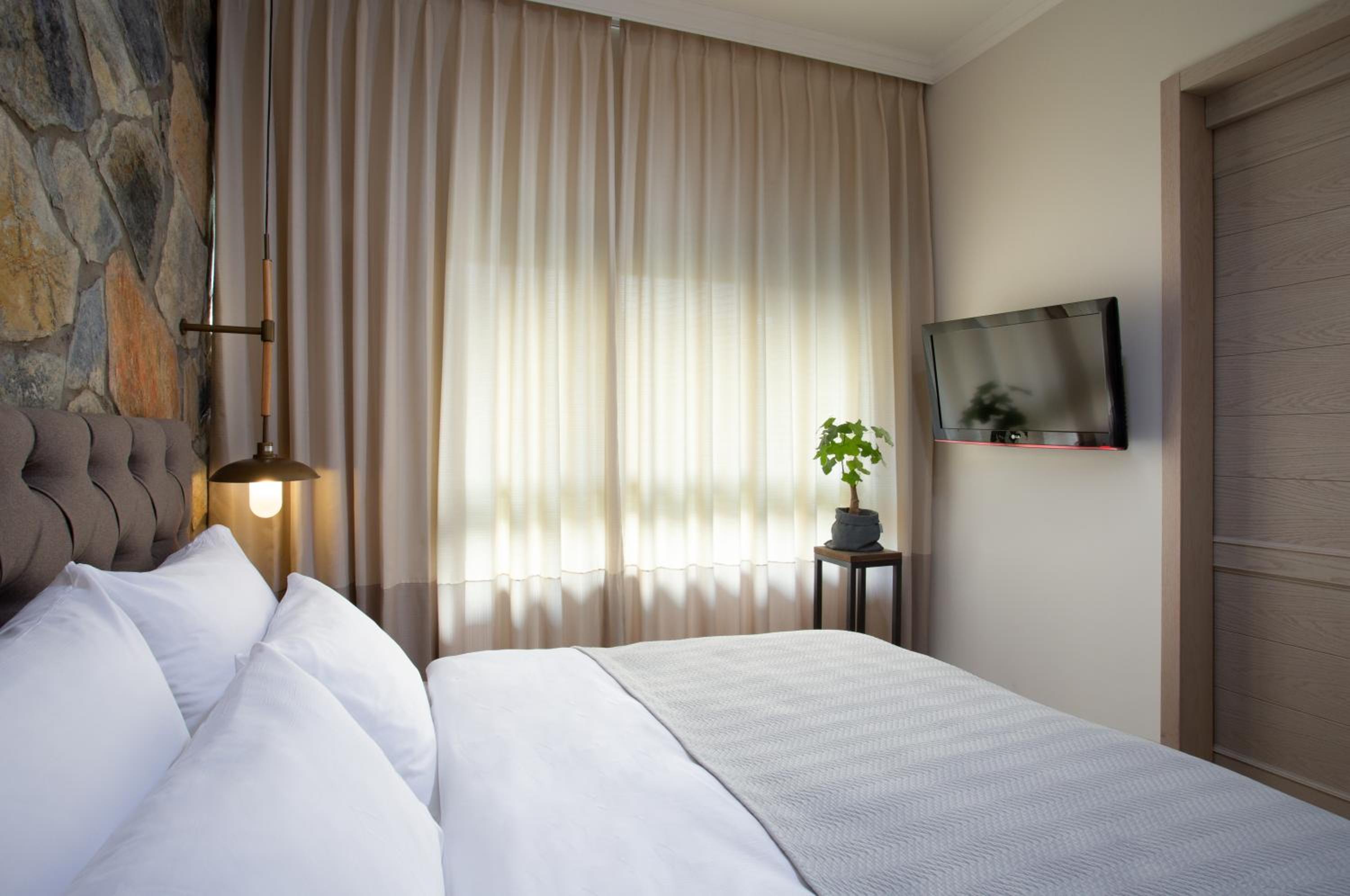 Suite with Garden View - Photo 3