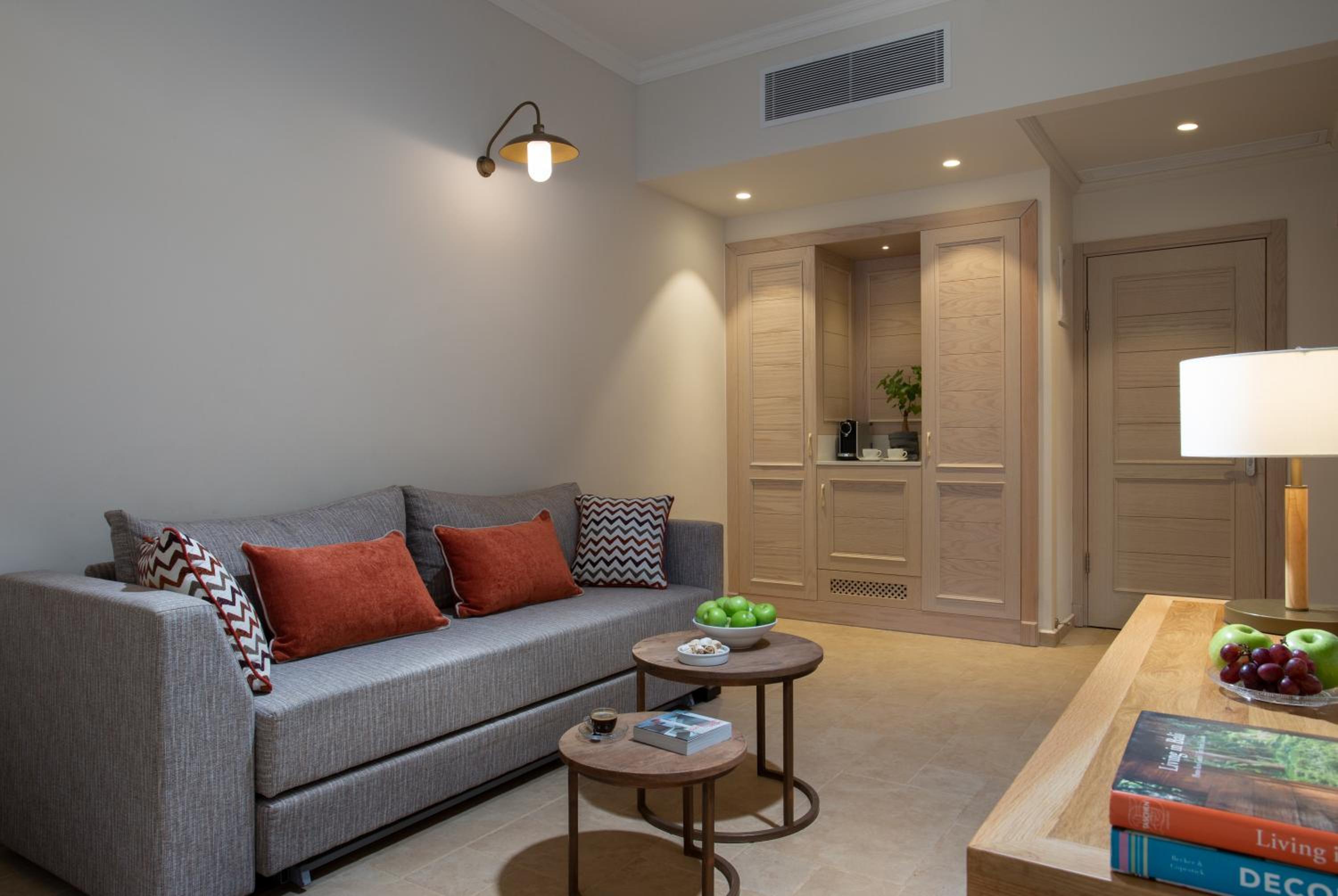 Suite with Garden View - Photo 4