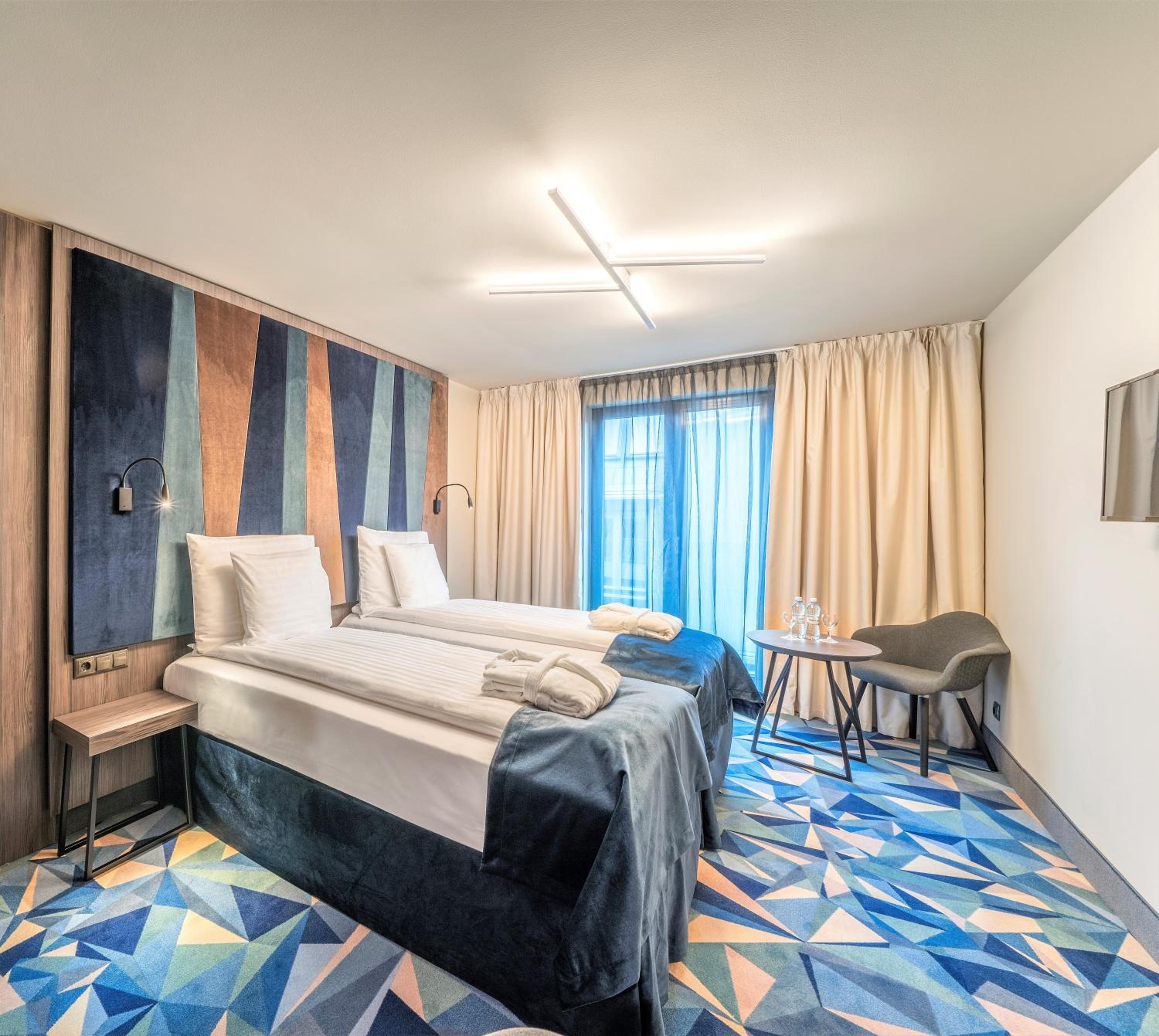Standard Double or Twin Room - Photo 6