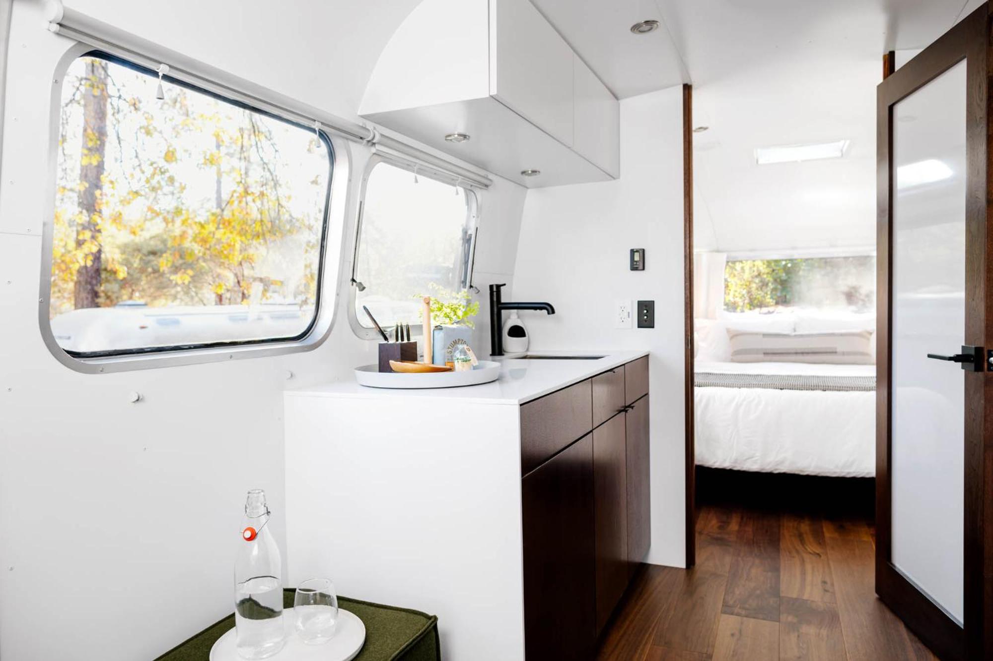 Airstream Suite - Photo 27