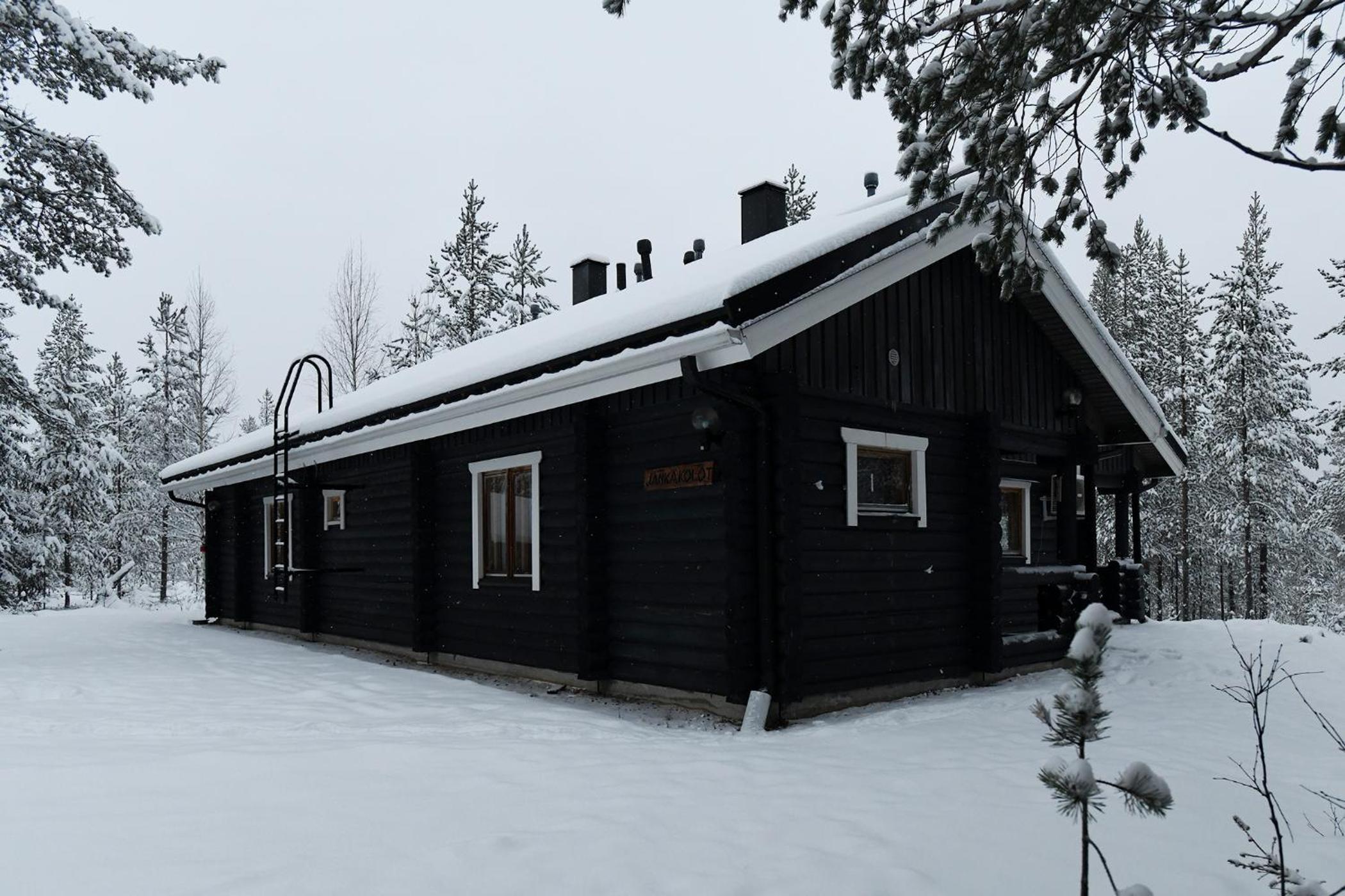 Three-Bedroom House photo 2